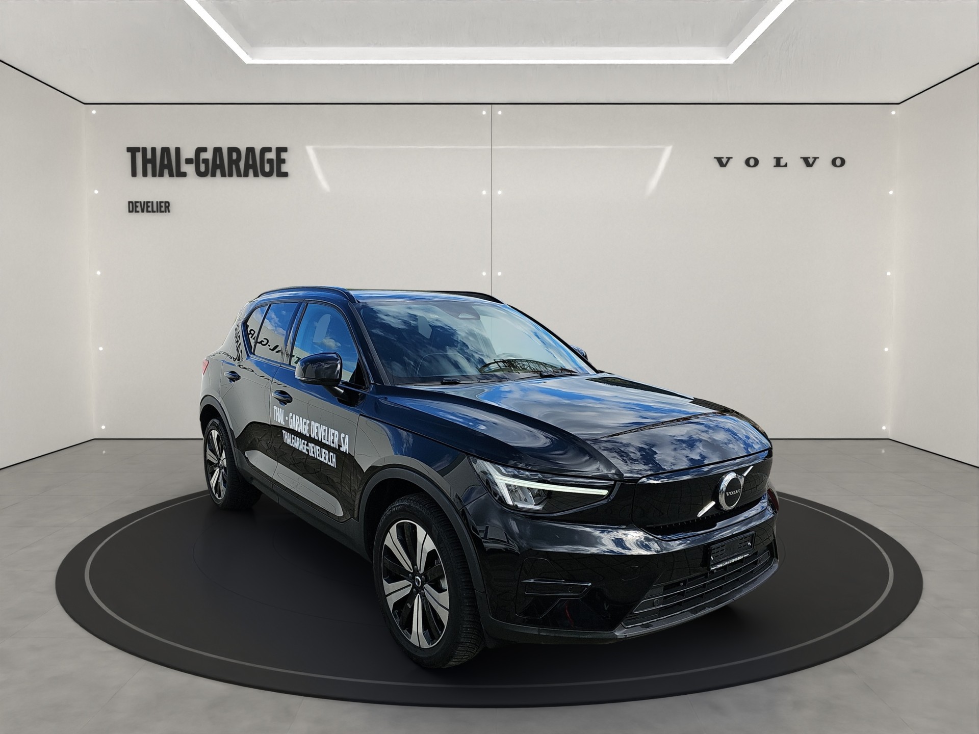 VOLVO XC40 P6 Plus-image-2