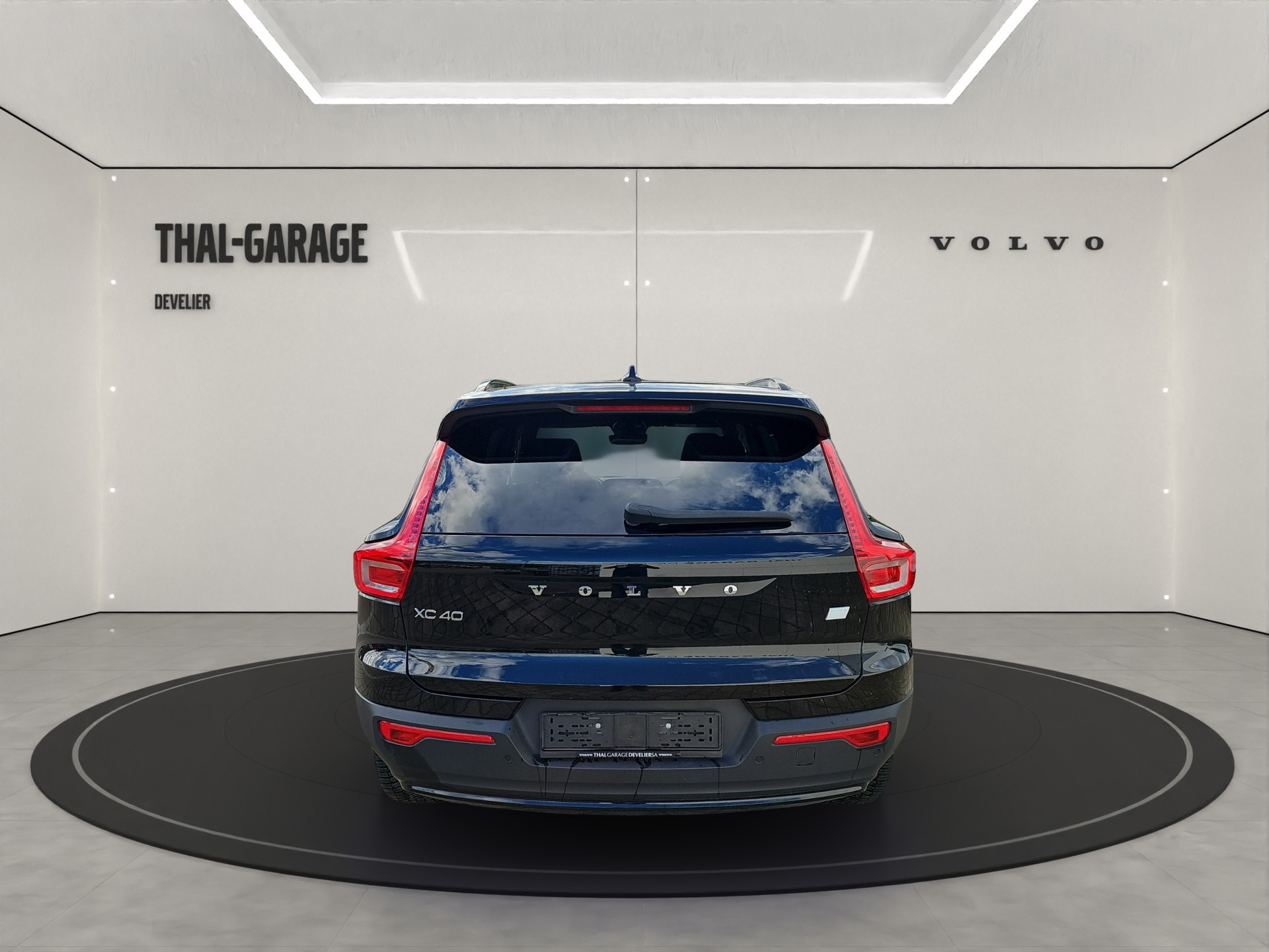 VOLVO XC40 P6 Plus-image-3