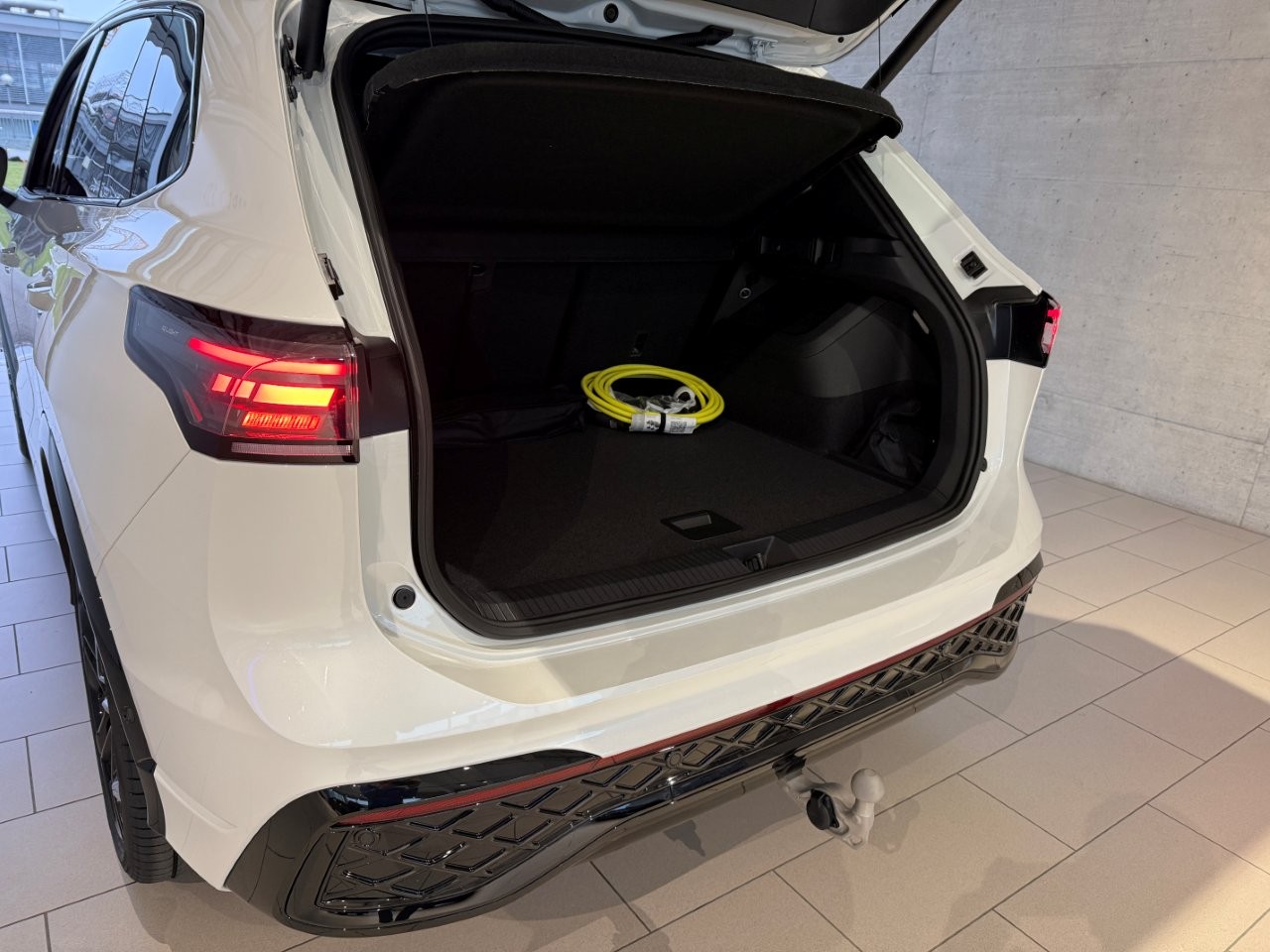VW Tiguan 1.5 TSI evo2 eHybrid R-Line DSG-image-4