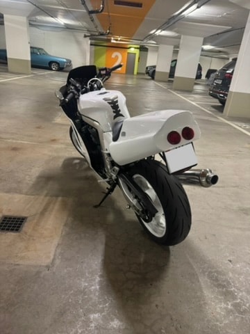 SUZUKI GSX-R 750-image-5