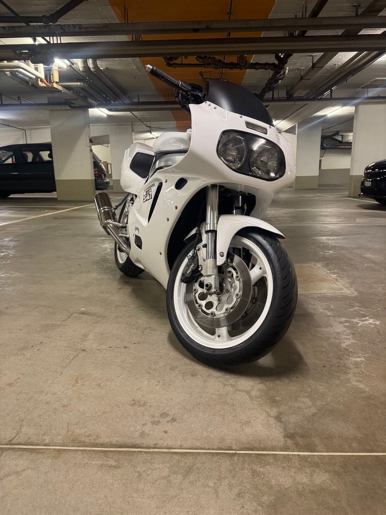 SUZUKI GSX-R 750