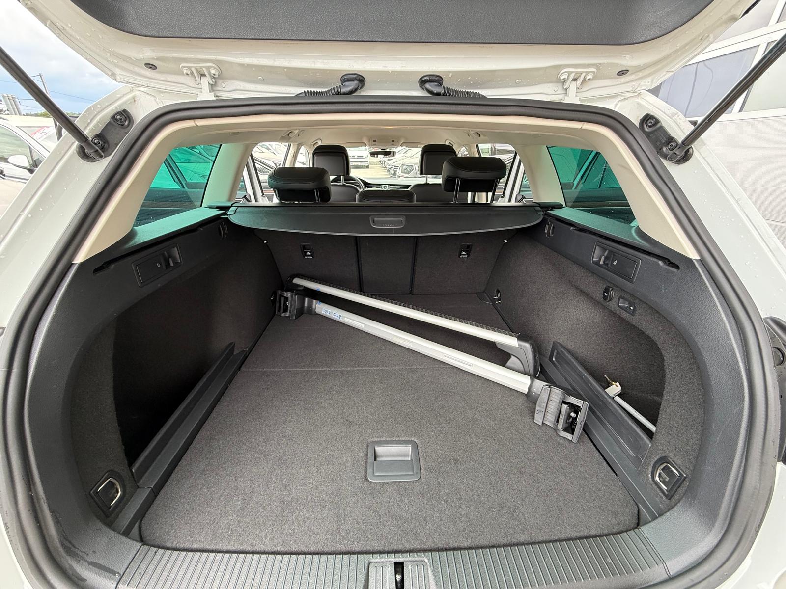 VW Passat Variant 2.0 TDI BMT Highline DSG-image-11