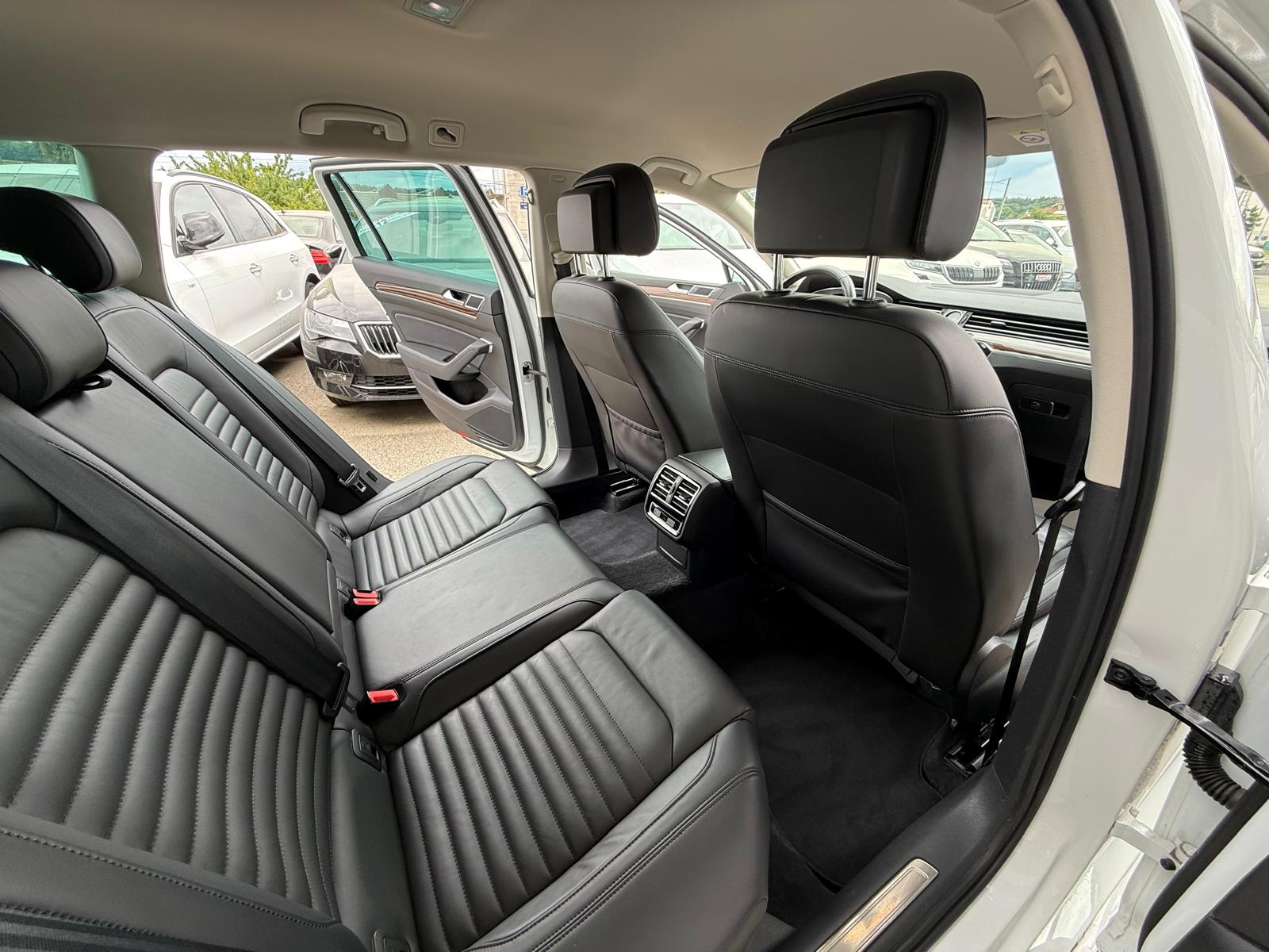 VW Passat Variant 2.0 TDI BMT Highline DSG-image-10