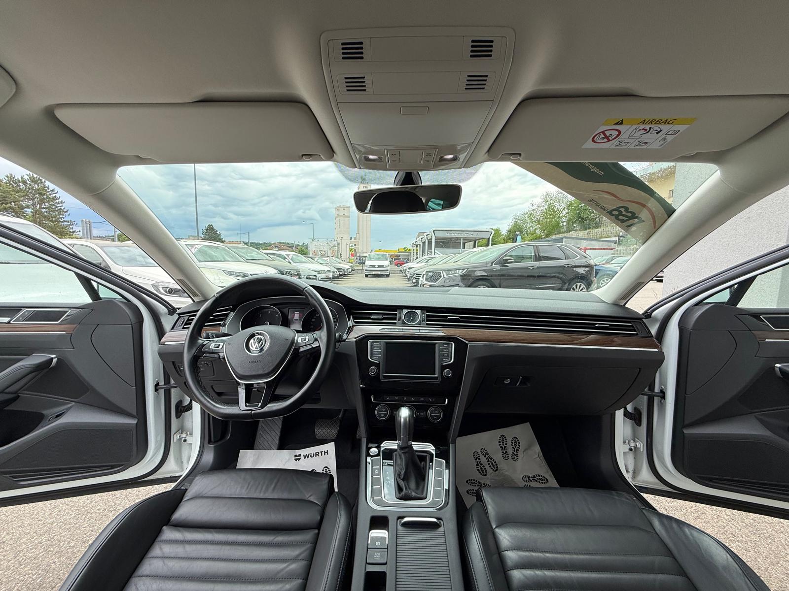 VW Passat Variant 2.0 TDI BMT Highline DSG-image-8