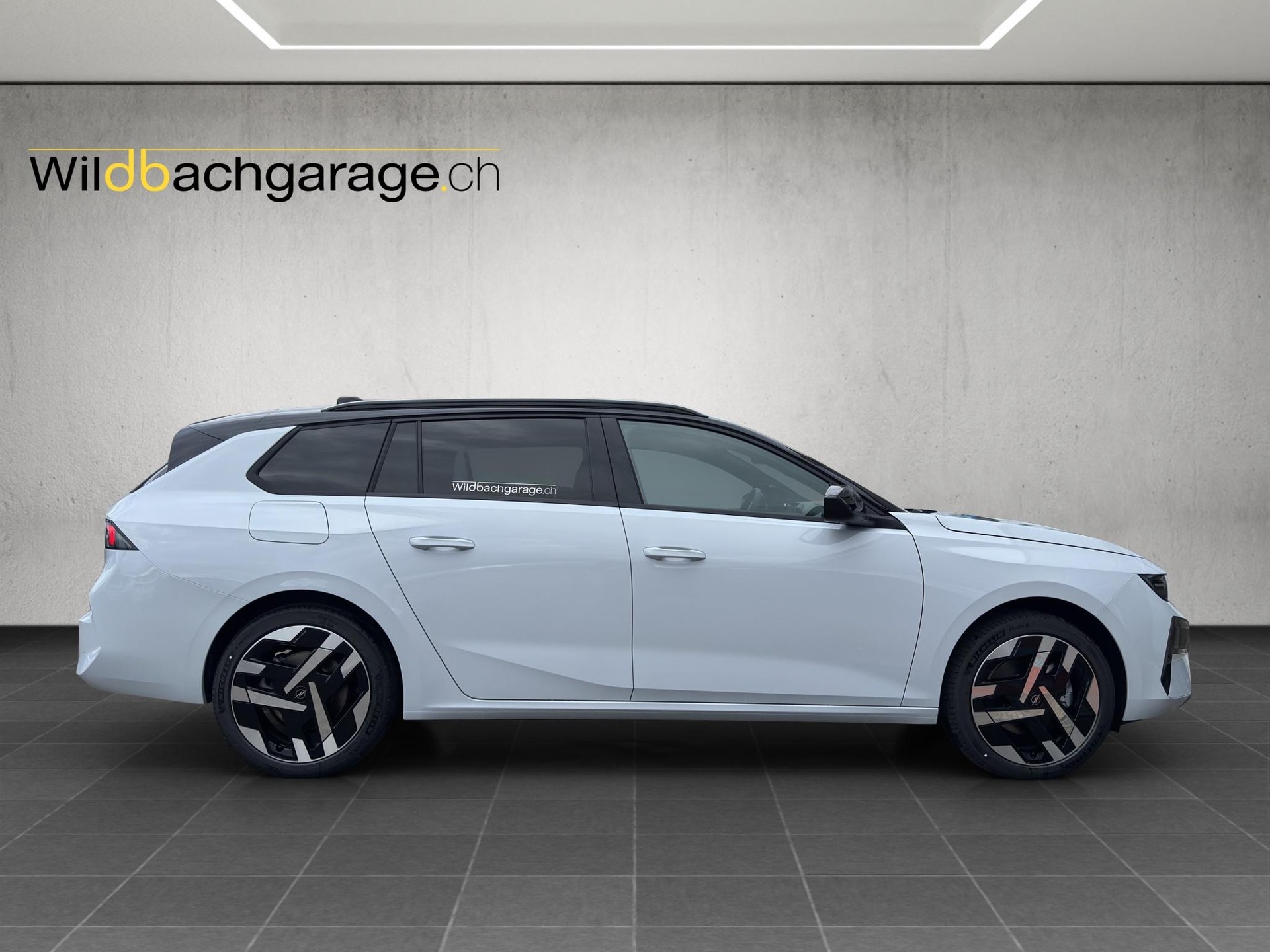 OPEL Astra-e Sports Tourer Ultimate-image-4