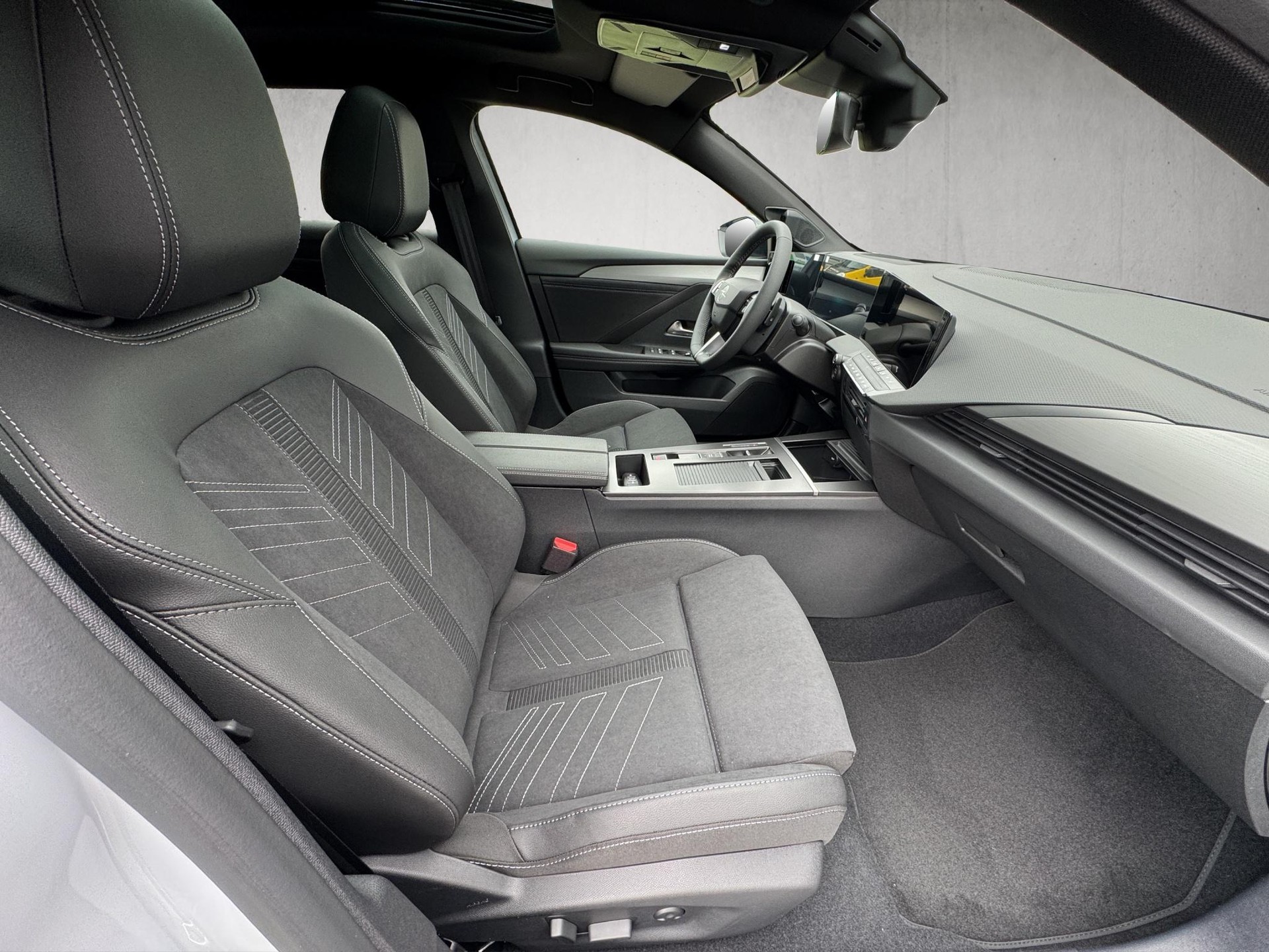 OPEL Astra-e Sports Tourer Ultimate-image-14