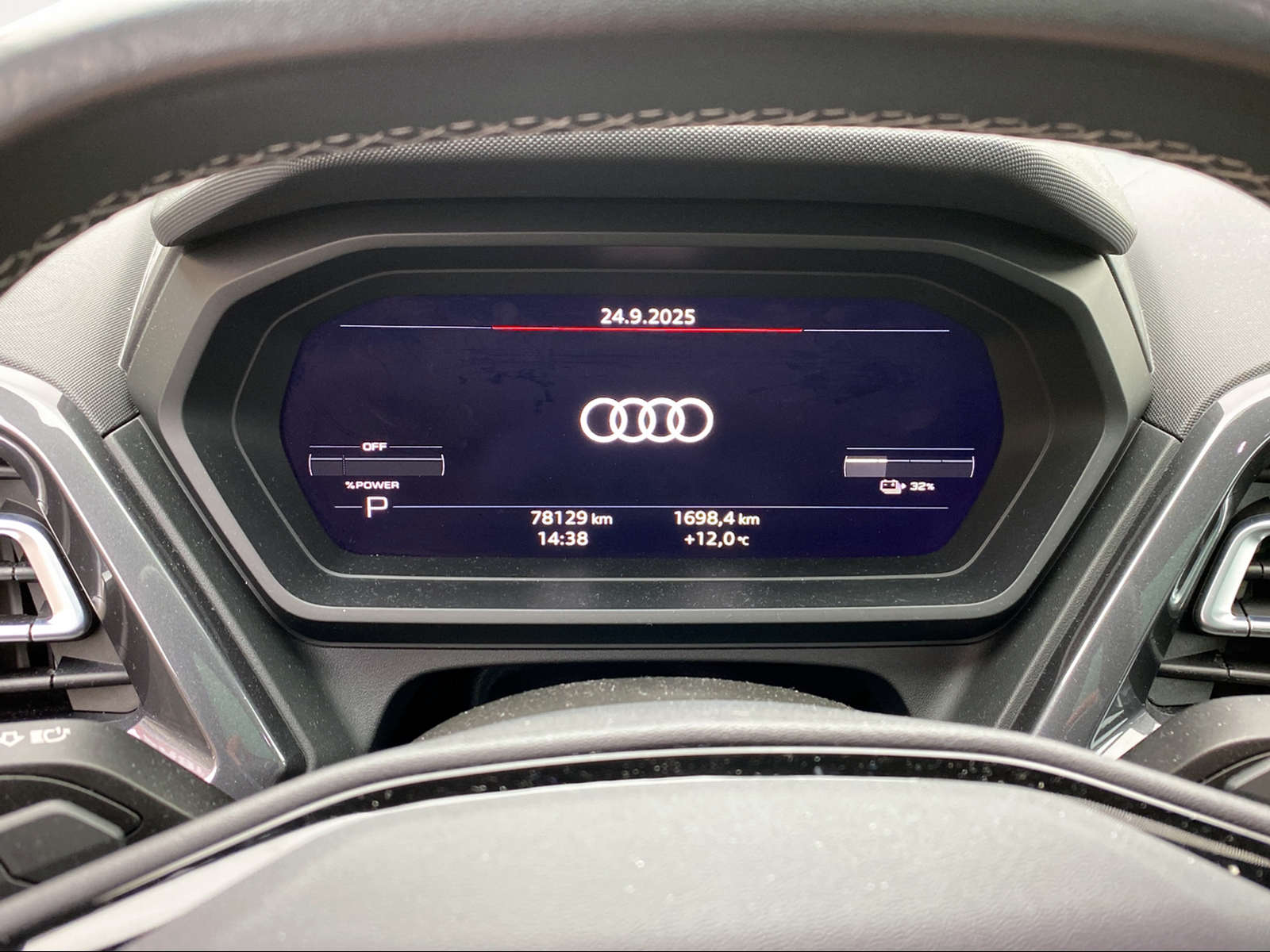 AUDI Q4 Sportback e-tron 40-image-2