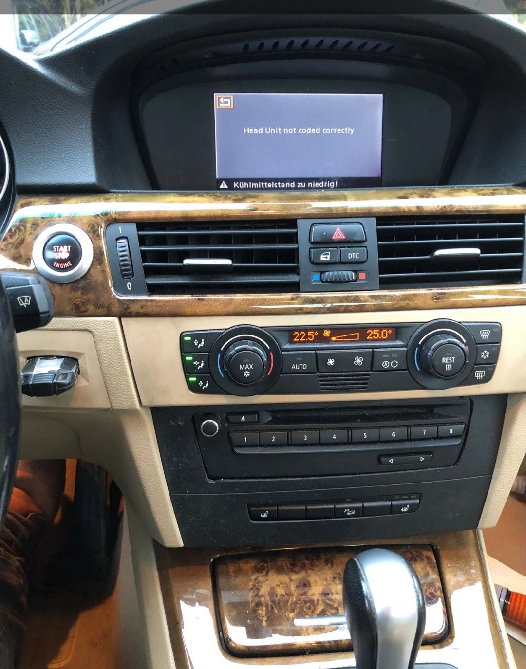 BMW 325xi-image-9