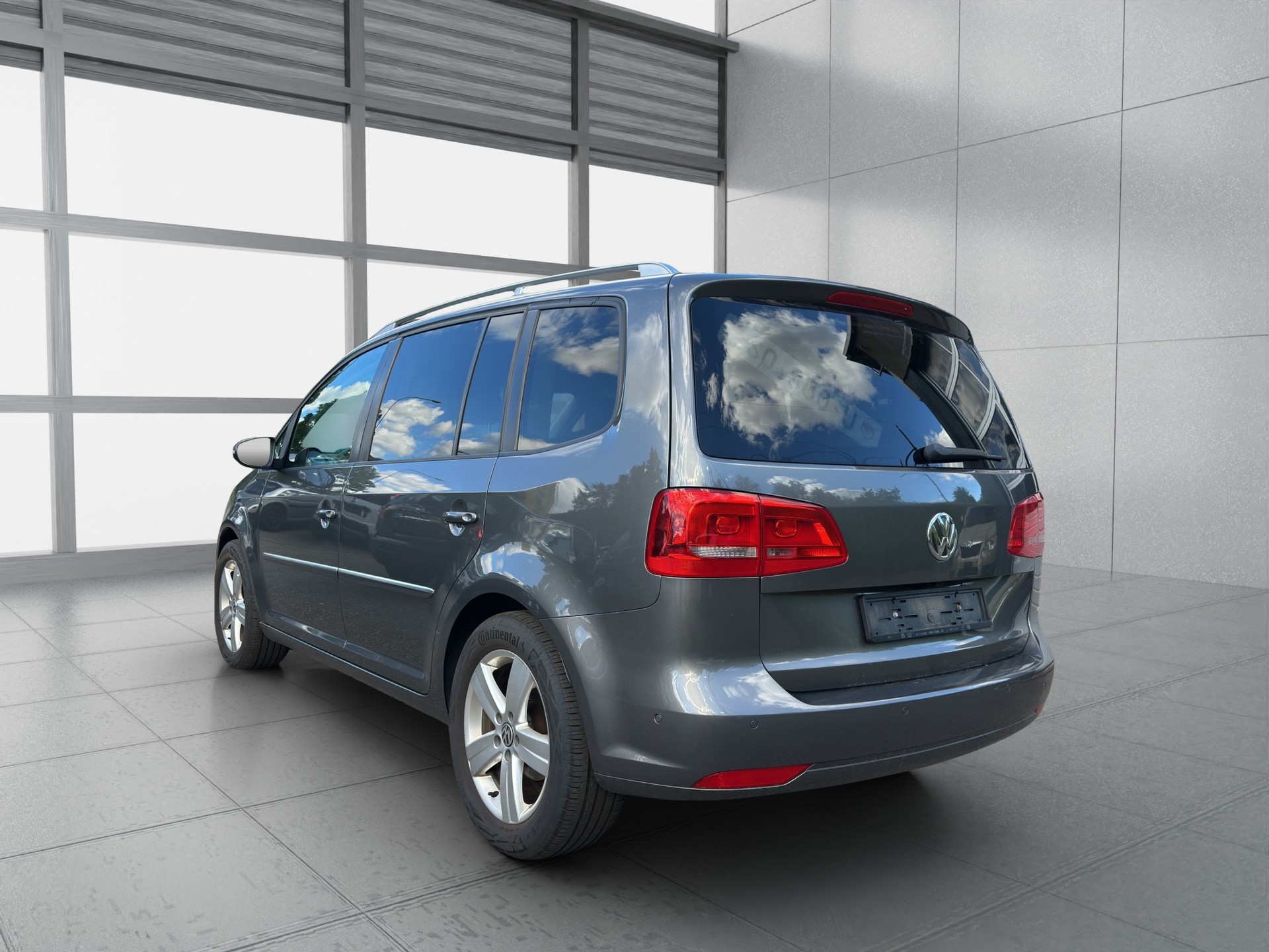 VW Touran 2.0 TDI Comfortline-image-3
