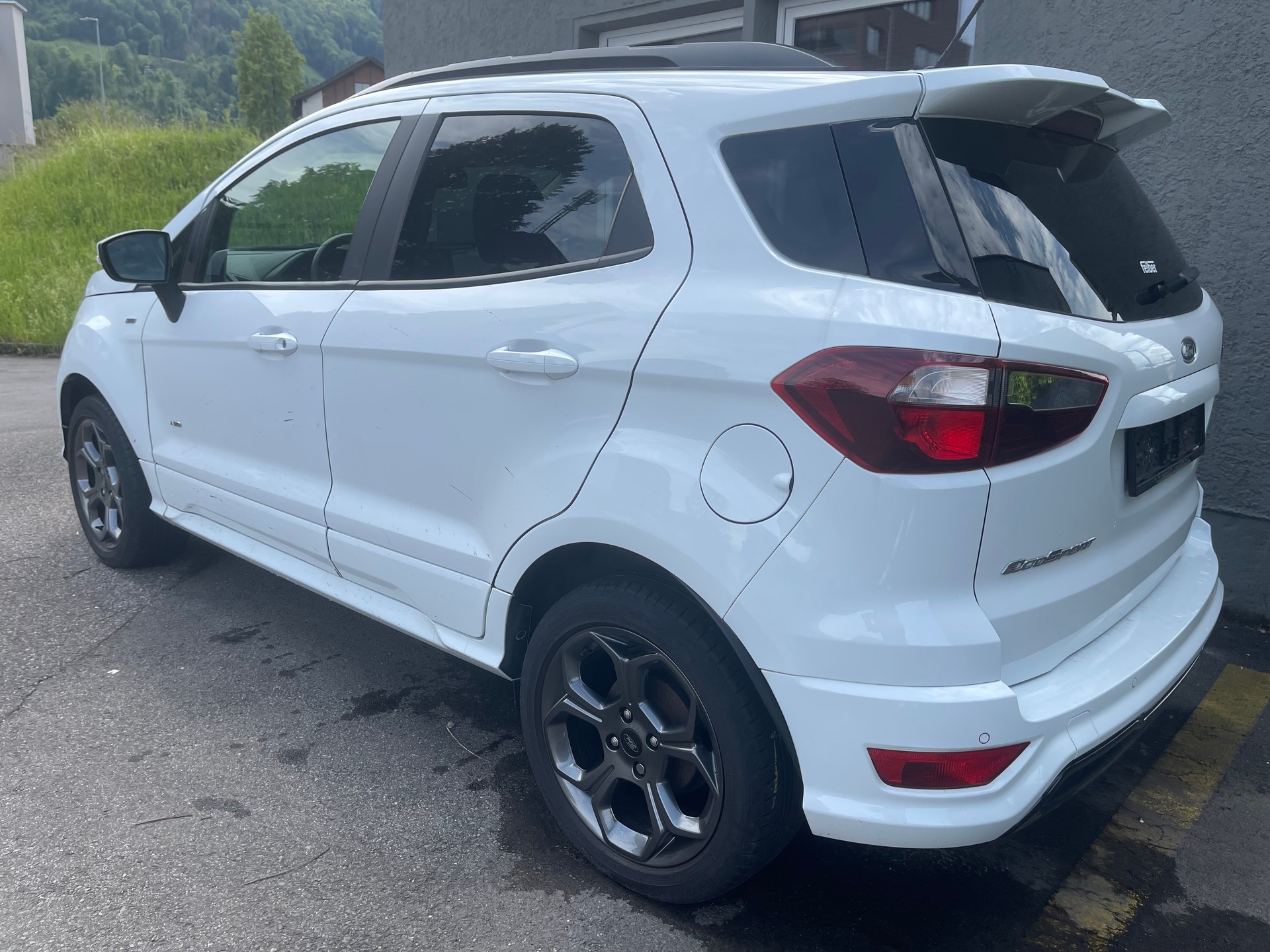FORD EcoSport 1.5 TDCi ST-Line AWD-image-2