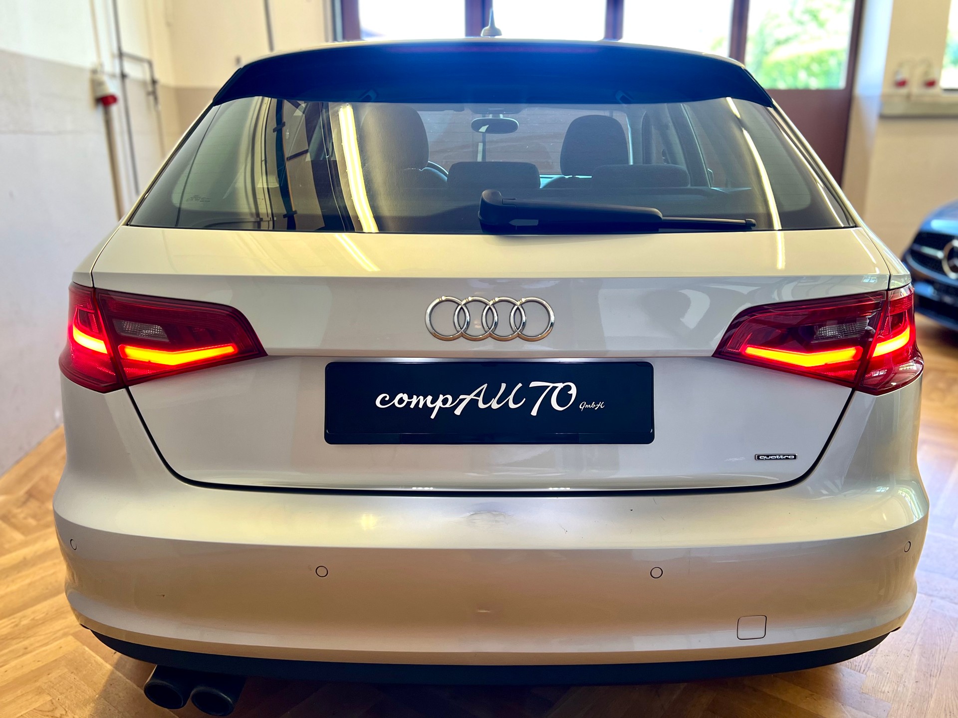 AUDI A3 Sportback 1.8 TFSI Ambition quattro S-tronic-image-6