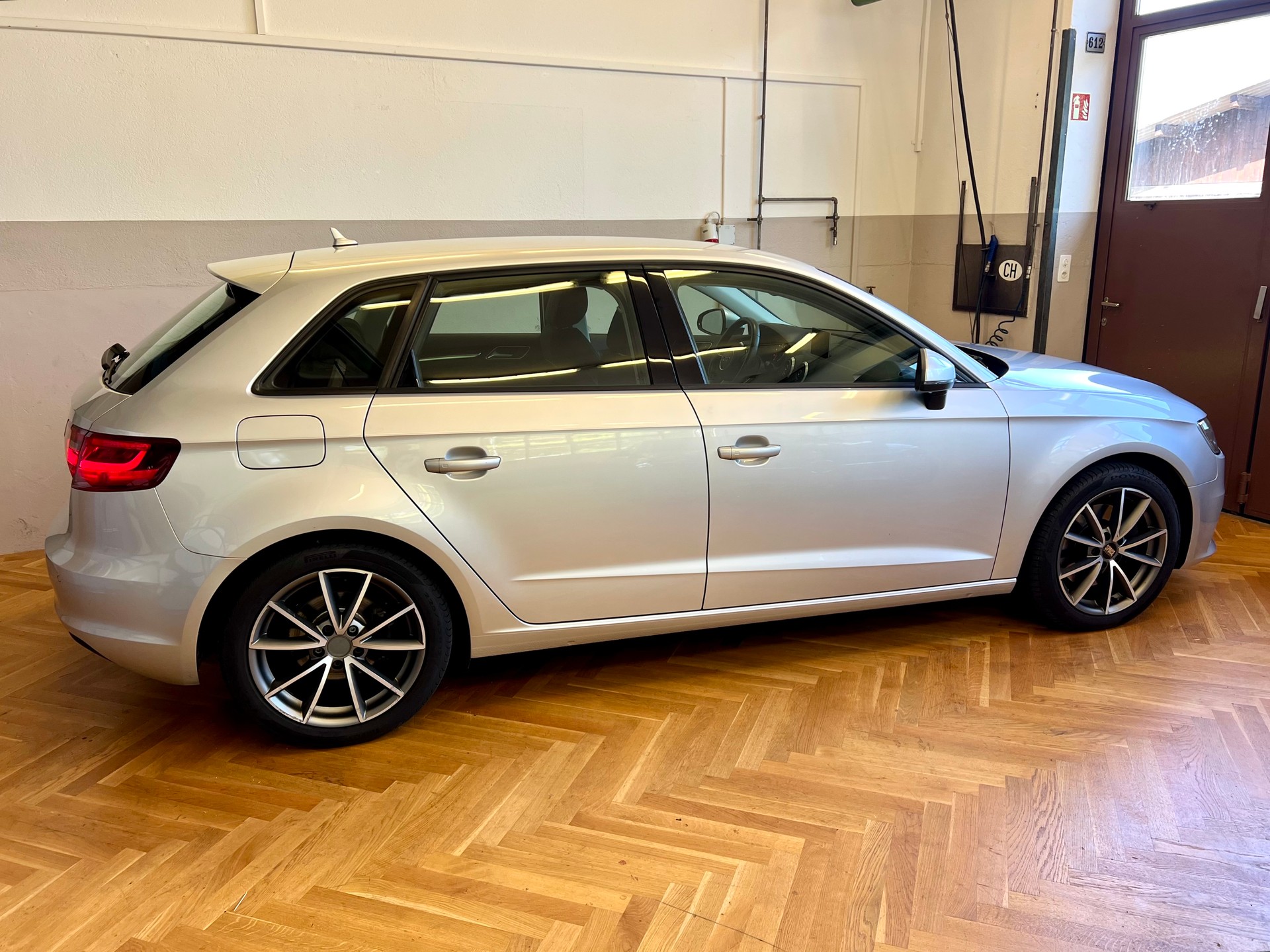 AUDI A3 Sportback 1.8 TFSI Ambition quattro S-tronic-showroom-element-3