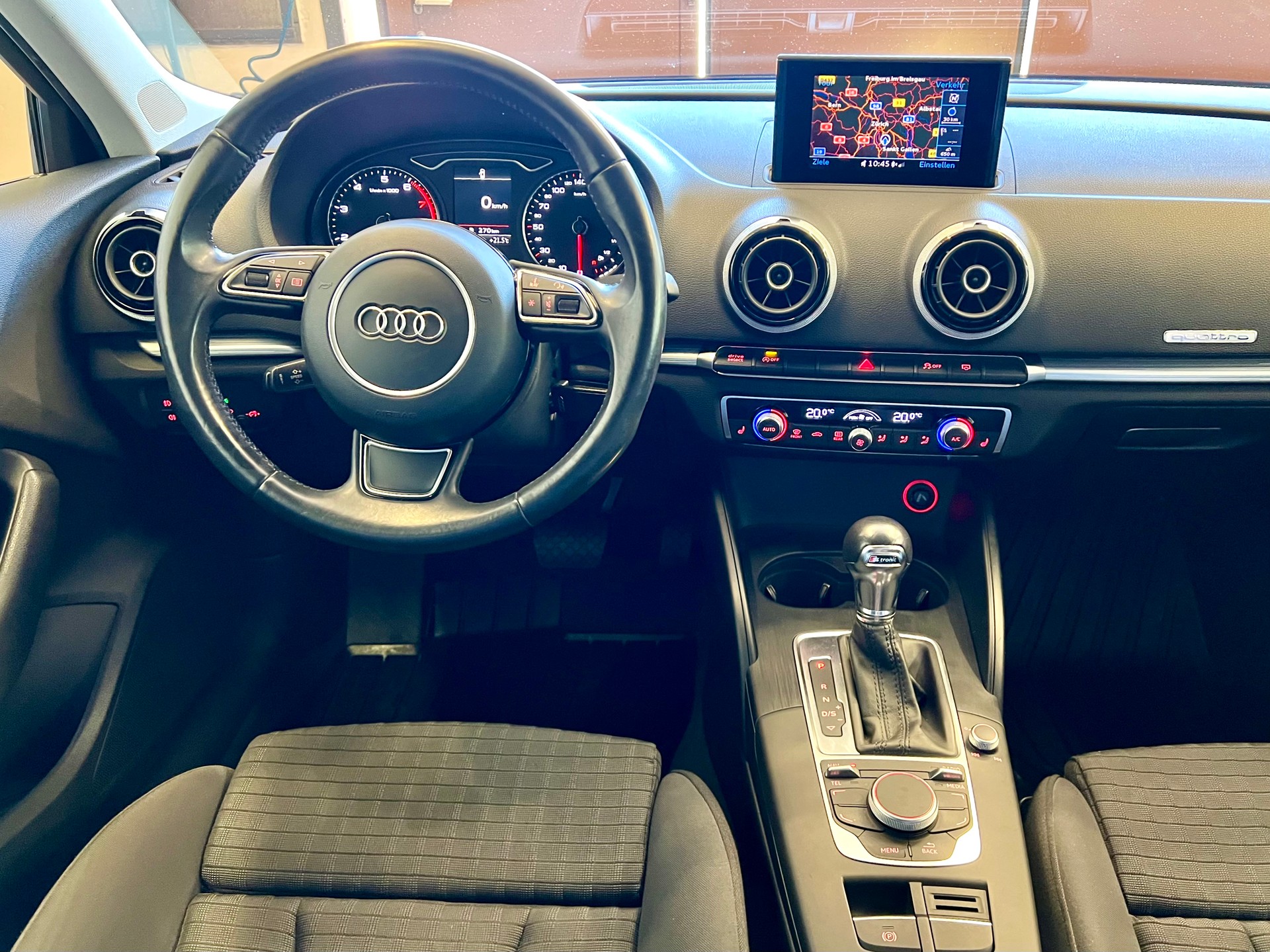 AUDI A3 Sportback 1.8 TFSI Ambition quattro S-tronic-image-19