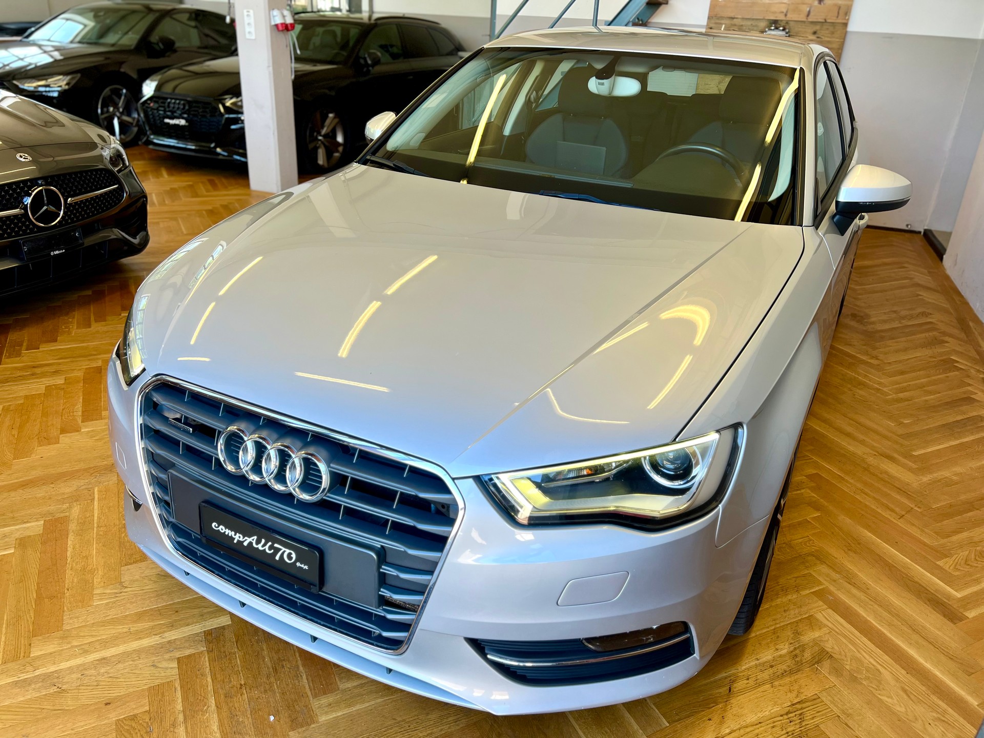 AUDI A3 Sportback 1.8 TFSI Ambition quattro S-tronic-image-8