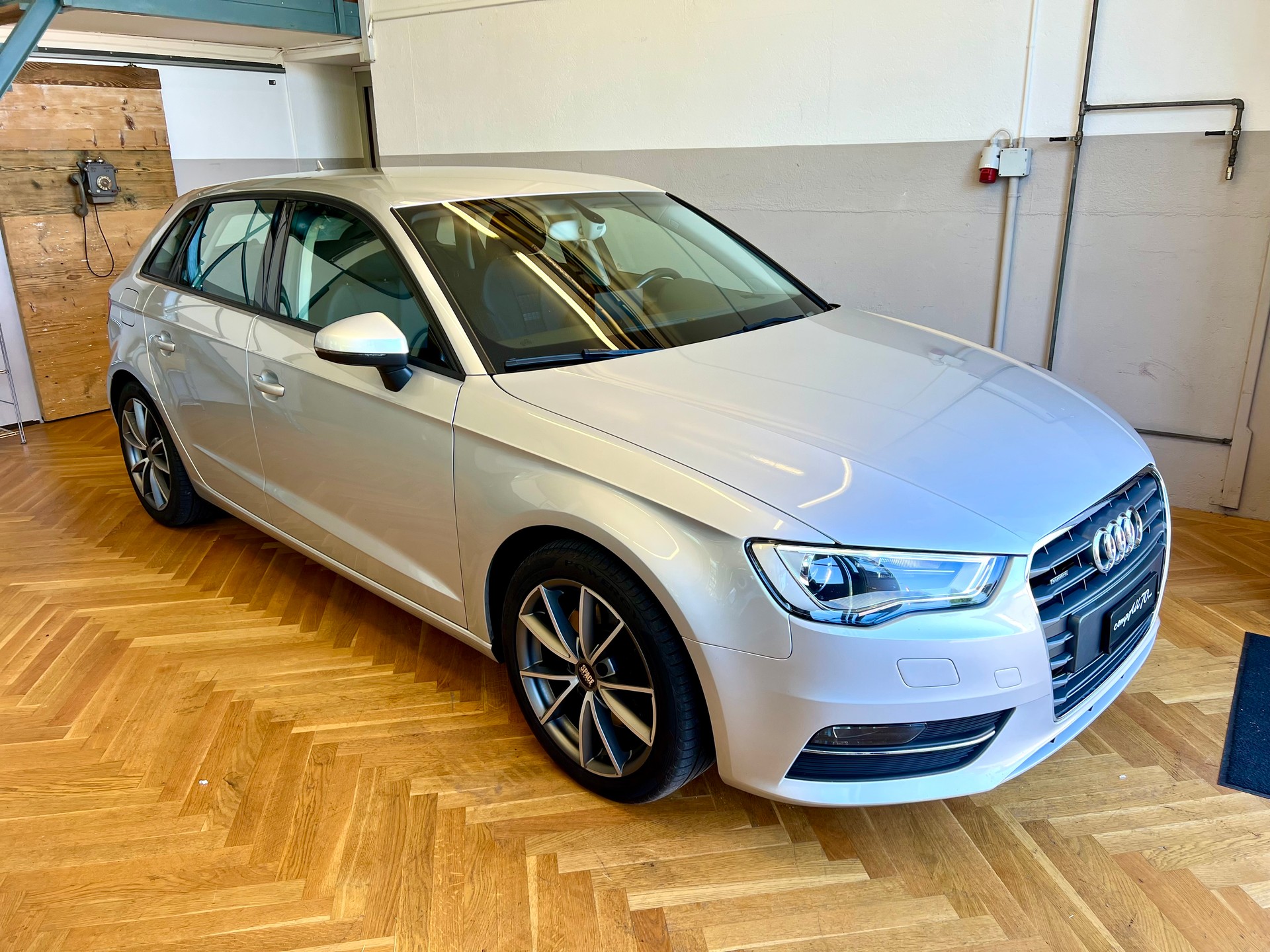 AUDI A3 Sportback 1.8 TFSI Ambition quattro S-tronic-showroom-element-1