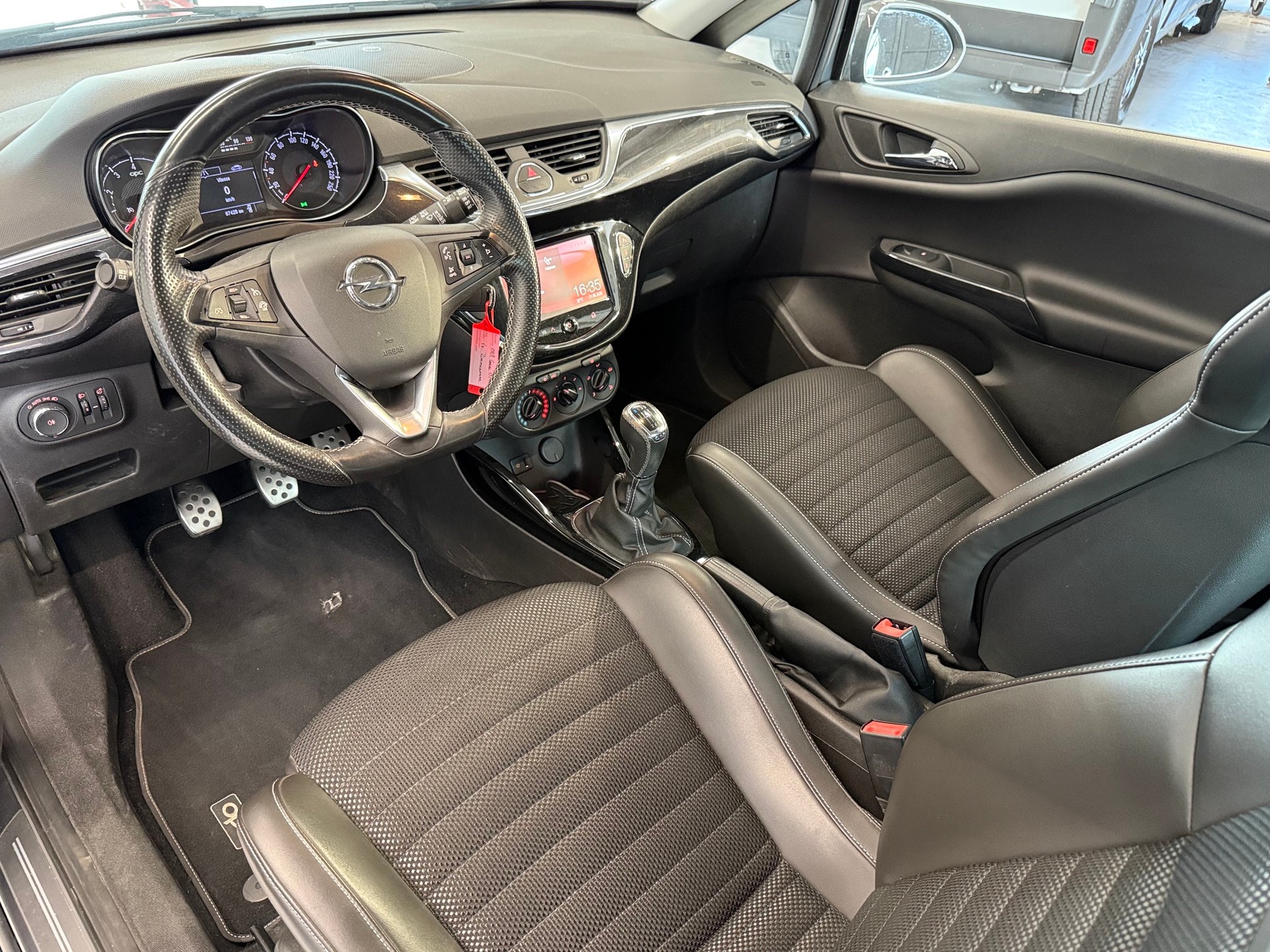 OPEL Corsa 1.6 Turbo OPC-image-9