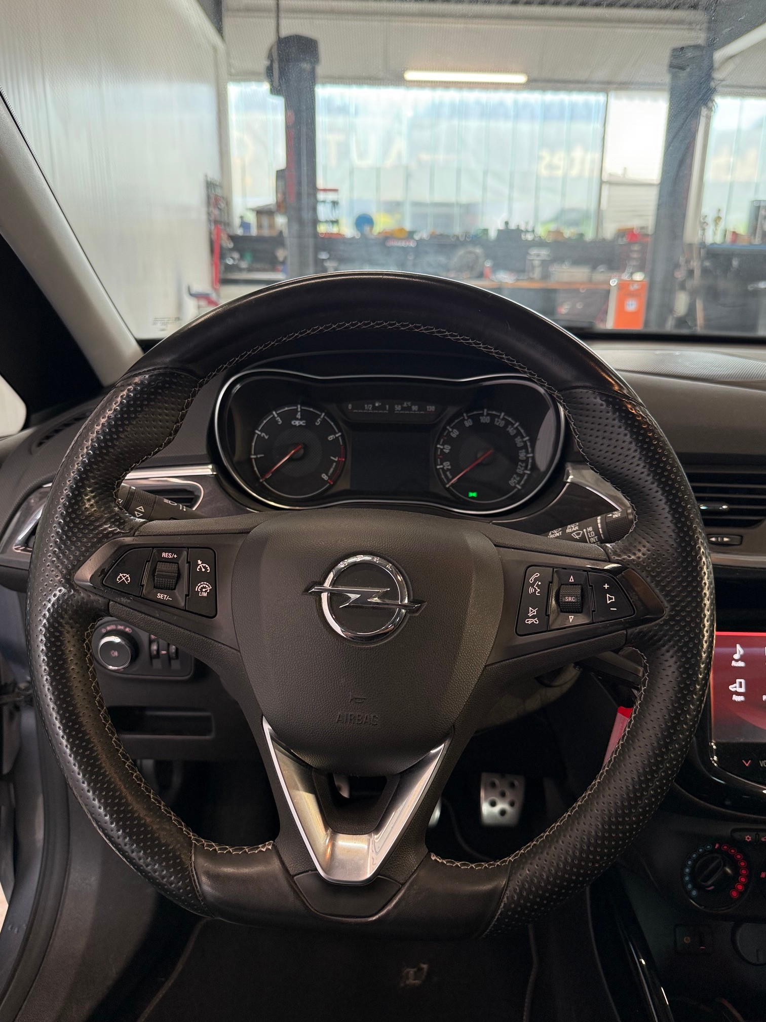 OPEL Corsa 1.6 Turbo OPC-image-11