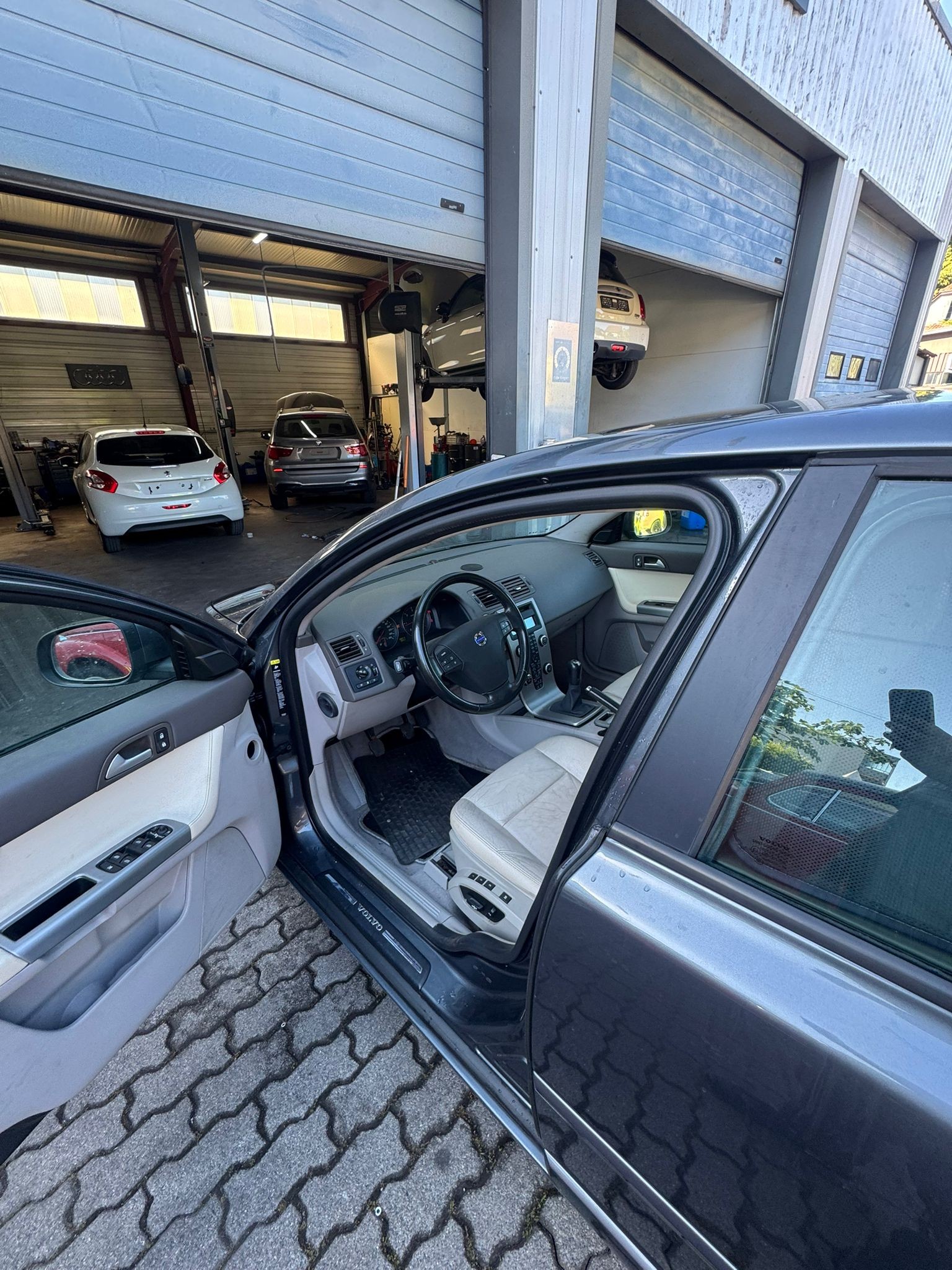VOLVO S40 2.0D Momentum-image-6