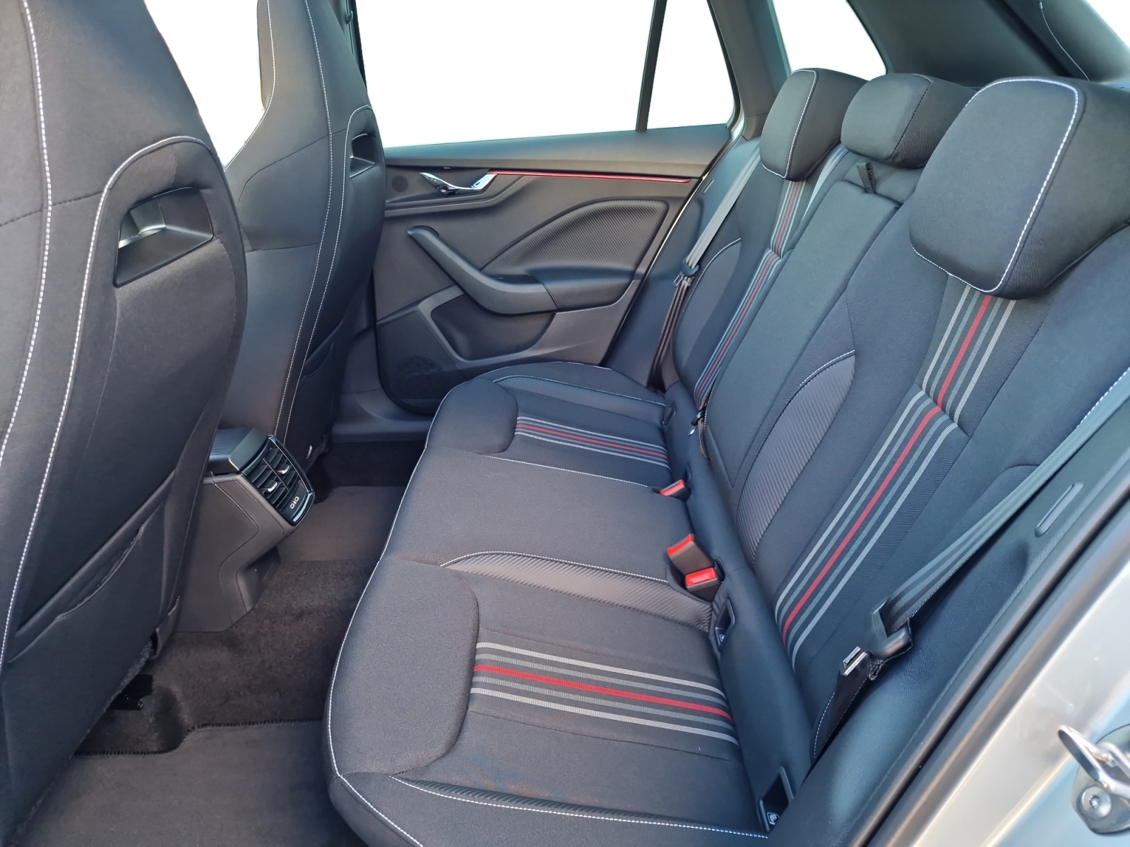 SKODA Kamiq 1.5 TSI Monte Carlo DSG Panorama AHK-image-20