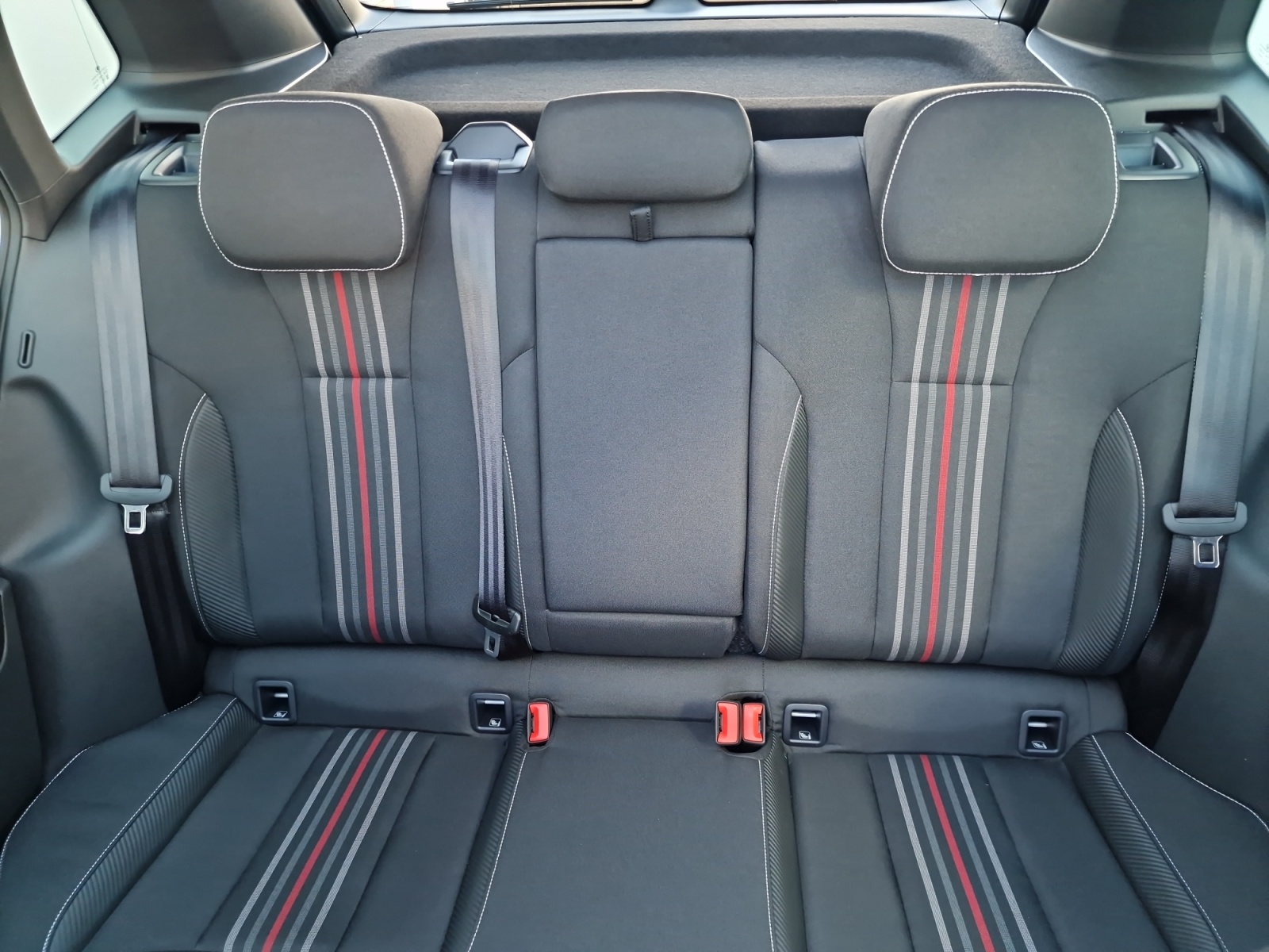 SKODA Kamiq 1.5 TSI Monte Carlo DSG Panorama AHK-image-21
