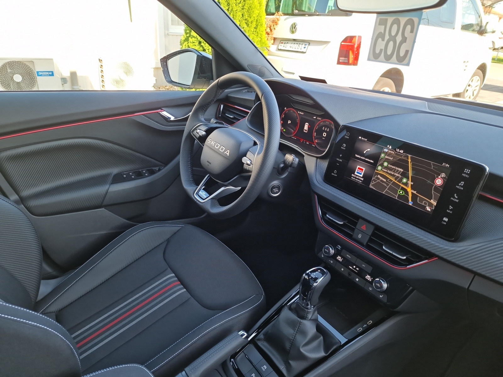 SKODA Kamiq 1.5 TSI Monte Carlo DSG Panorama AHK-image-13