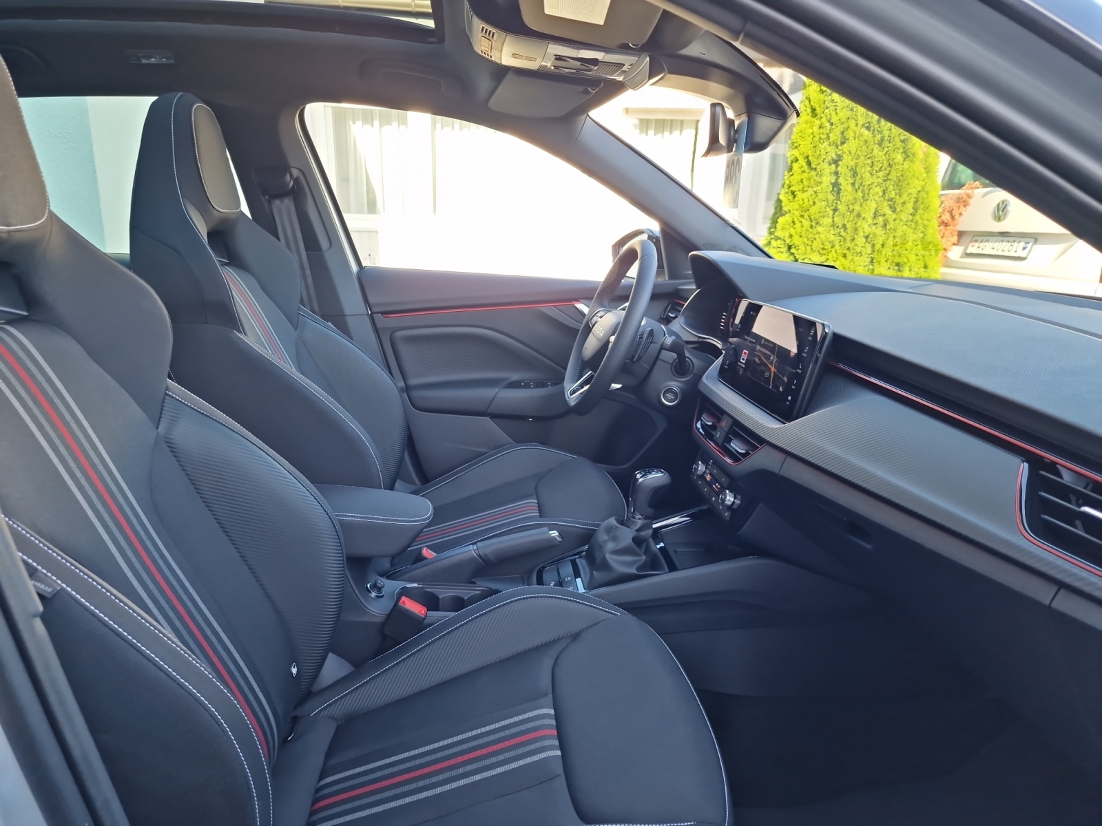 SKODA Kamiq 1.5 TSI Monte Carlo DSG Panorama AHK-image-19
