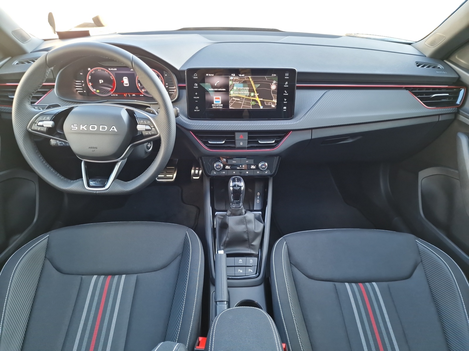 SKODA Kamiq 1.5 TSI Monte Carlo DSG Panorama AHK-image-9