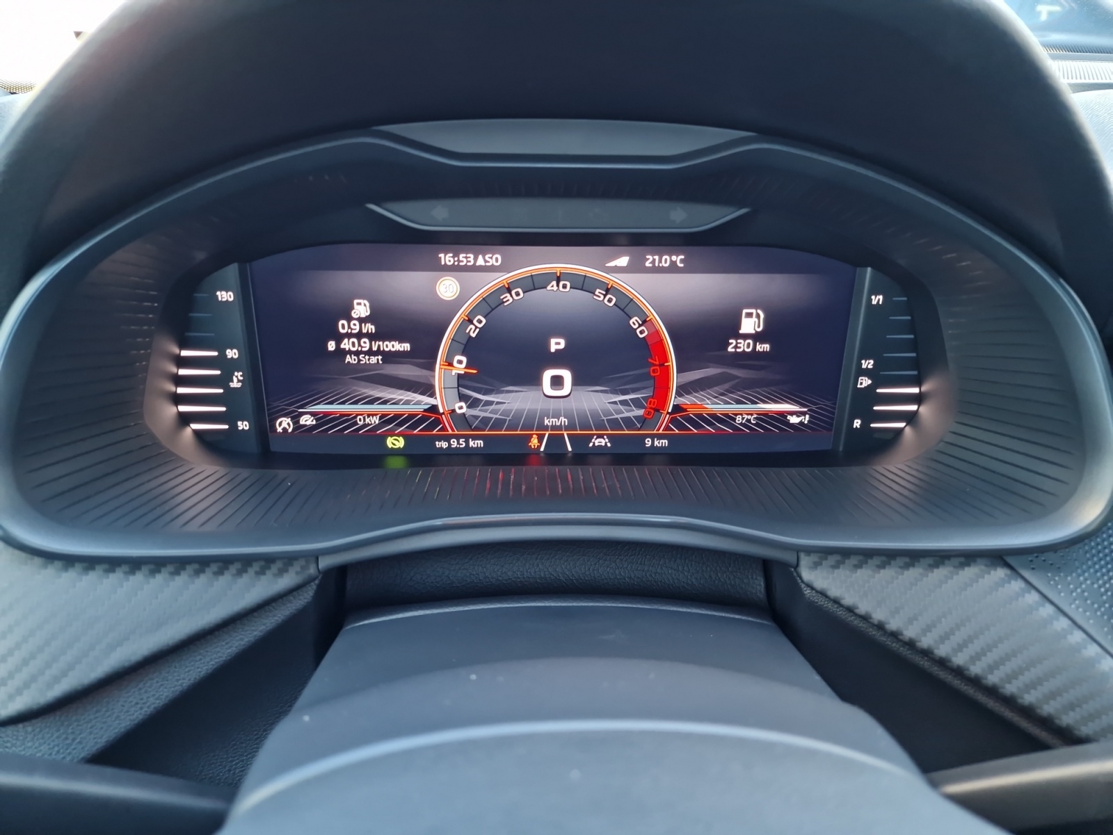 SKODA Kamiq 1.5 TSI Monte Carlo DSG Panorama AHK-image-14