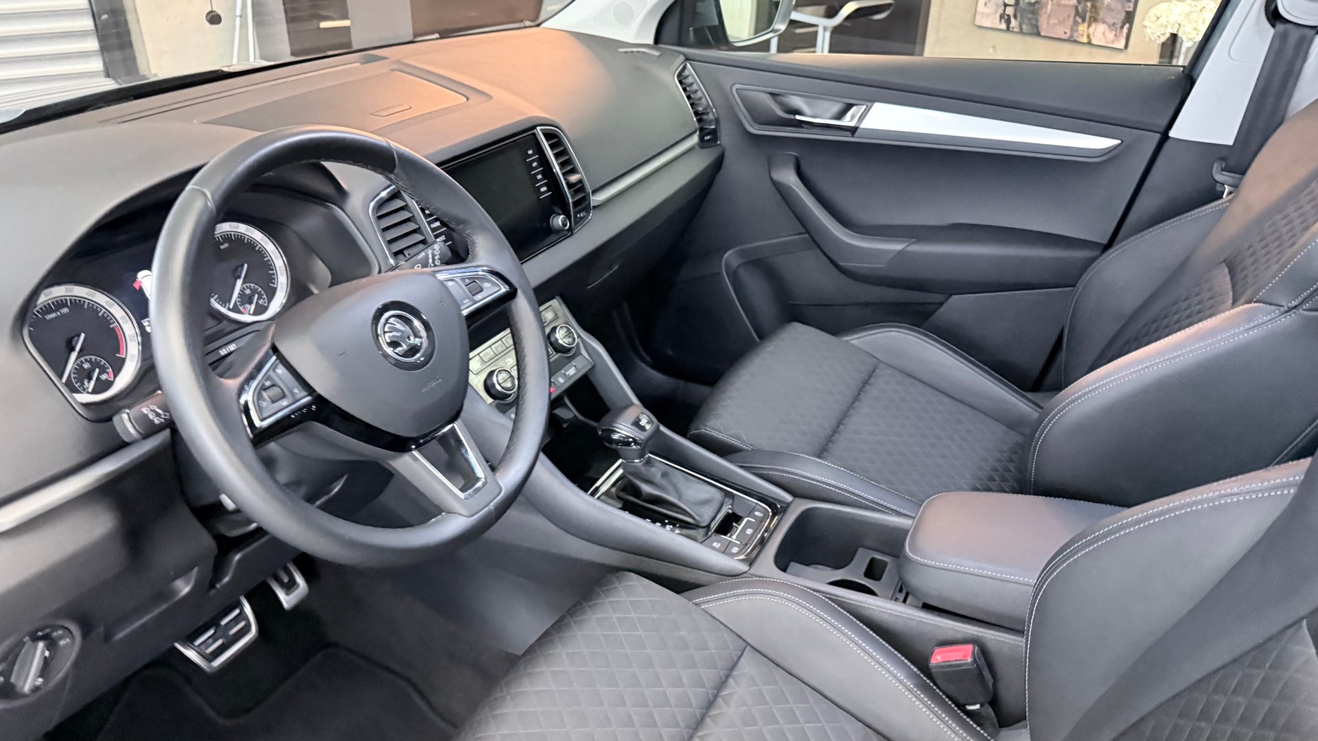 SKODA Karoq 1.6 TDI Smile DSG-image-21