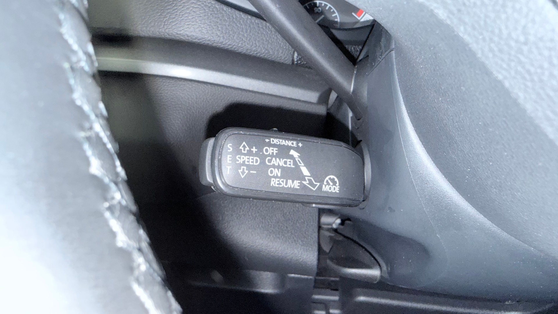 SKODA Karoq 1.6 TDI Smile DSG-image-10