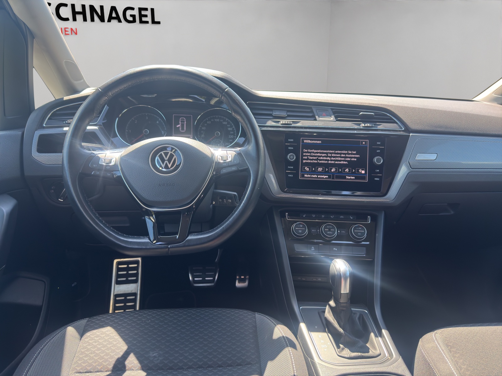 VW Touran 2.0TDI Active-image-4
