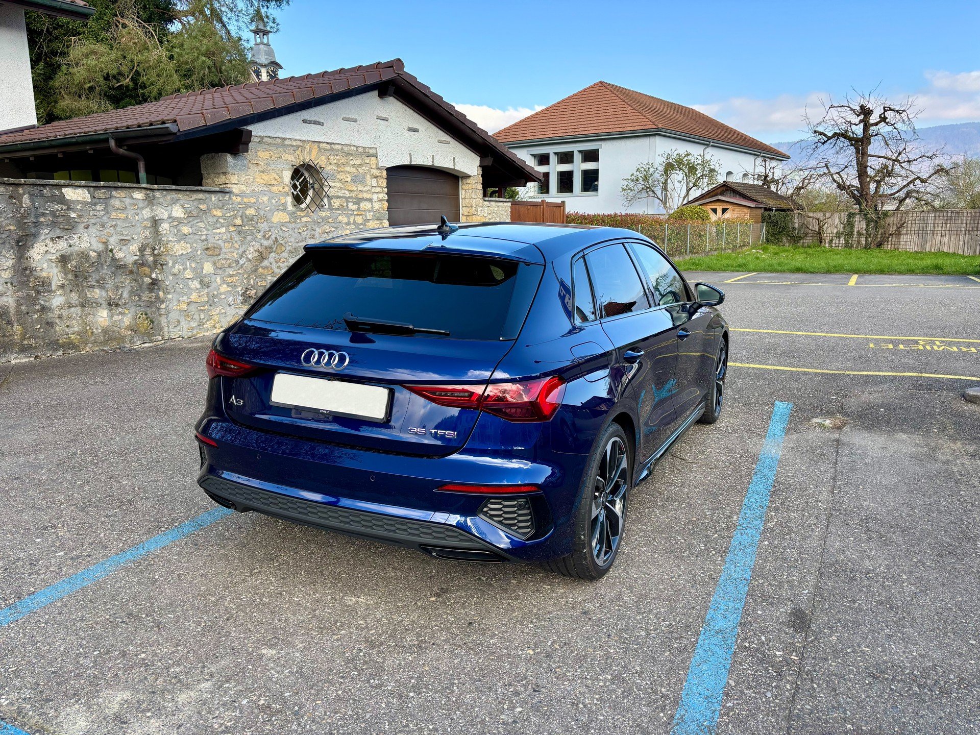 AUDI 1.5 35 TFSI S Line Attraction S-Tronic-image-3