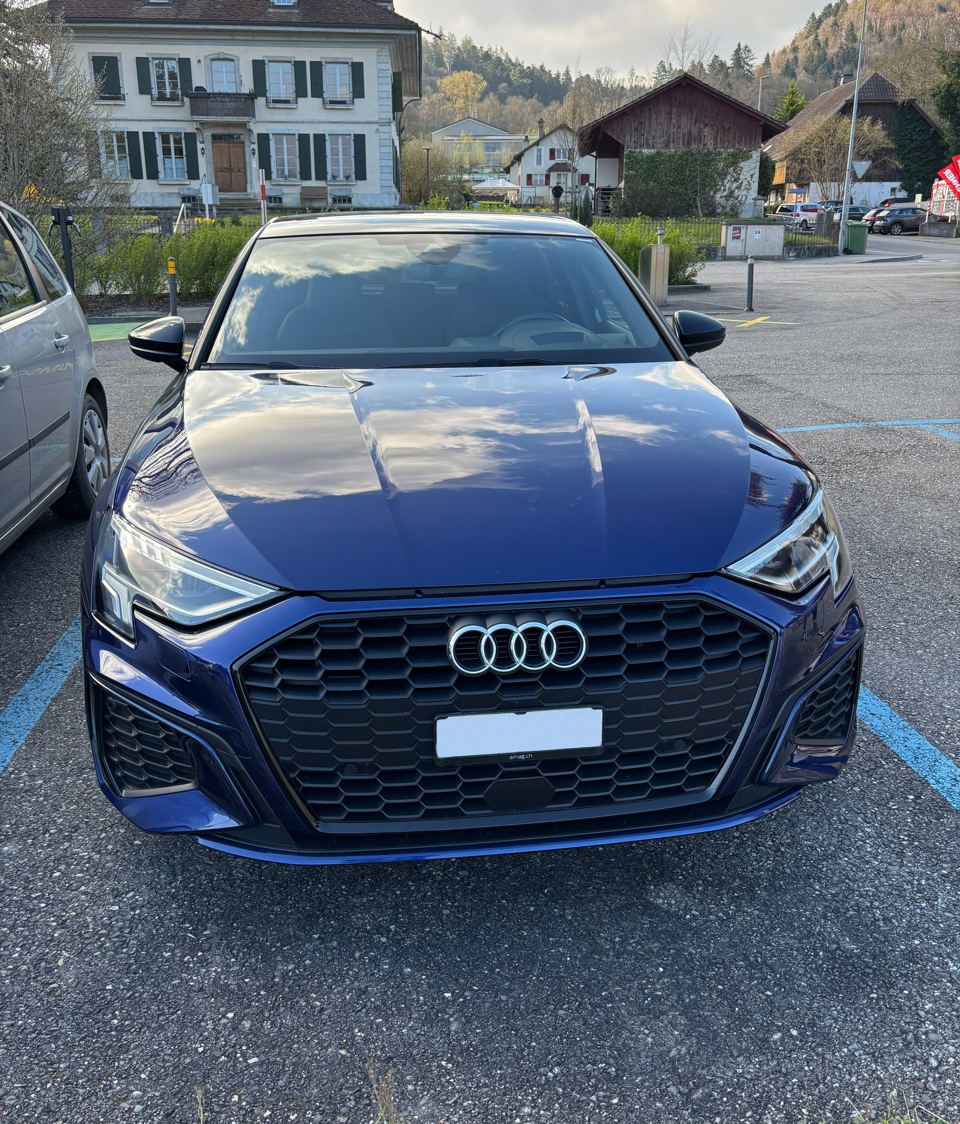 AUDI 1.5 35 TFSI S Line Attraction S-Tronic-image-4