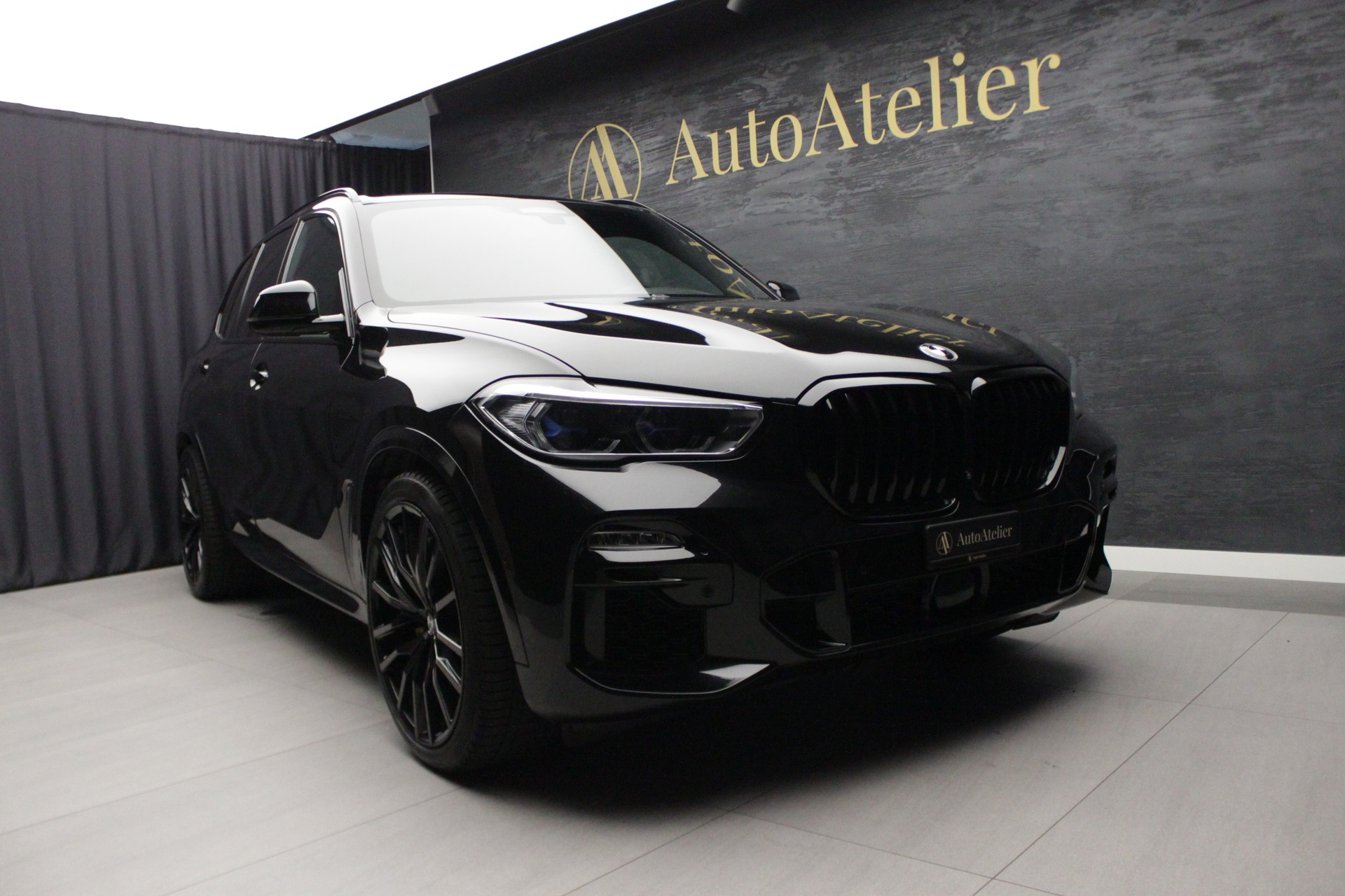 BMW X5 xDrive M50i Steptronic-image-0