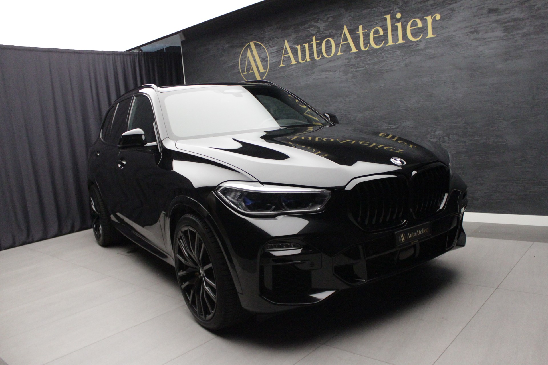 BMW X5 xDrive M50i Steptronic-image-1