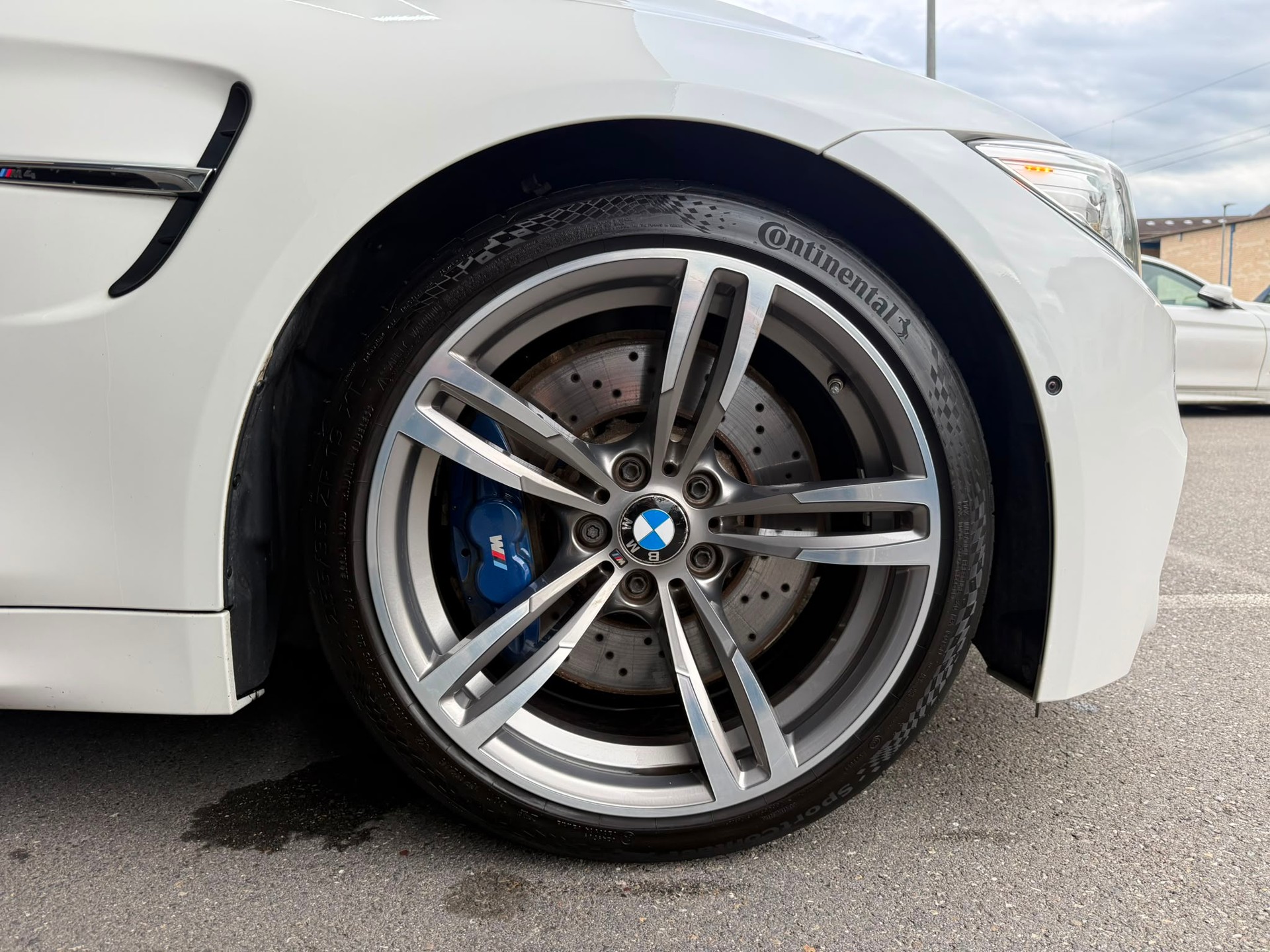 BMW M4 *HUD* *Harman/ Kardon* *Original Zustand* Coupé DKG-image-5