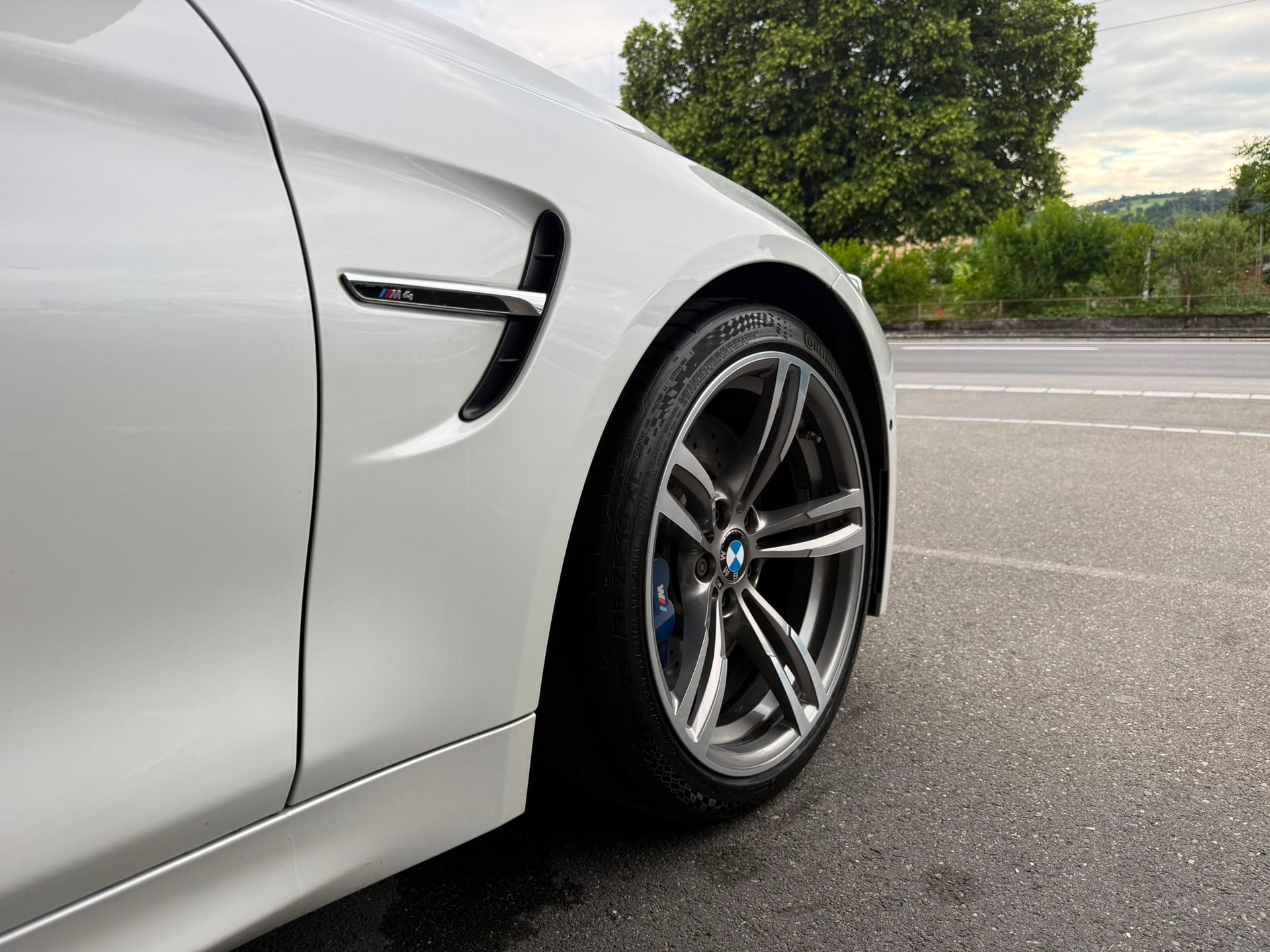 BMW M4 *HUD* *Harman/ Kardon* *Original Zustand* Coupé DKG-image-4