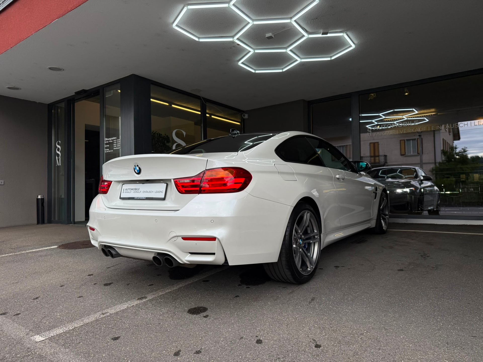 BMW M4 *HUD* *Harman/ Kardon* *Original Zustand* Coupé DKG-image-7