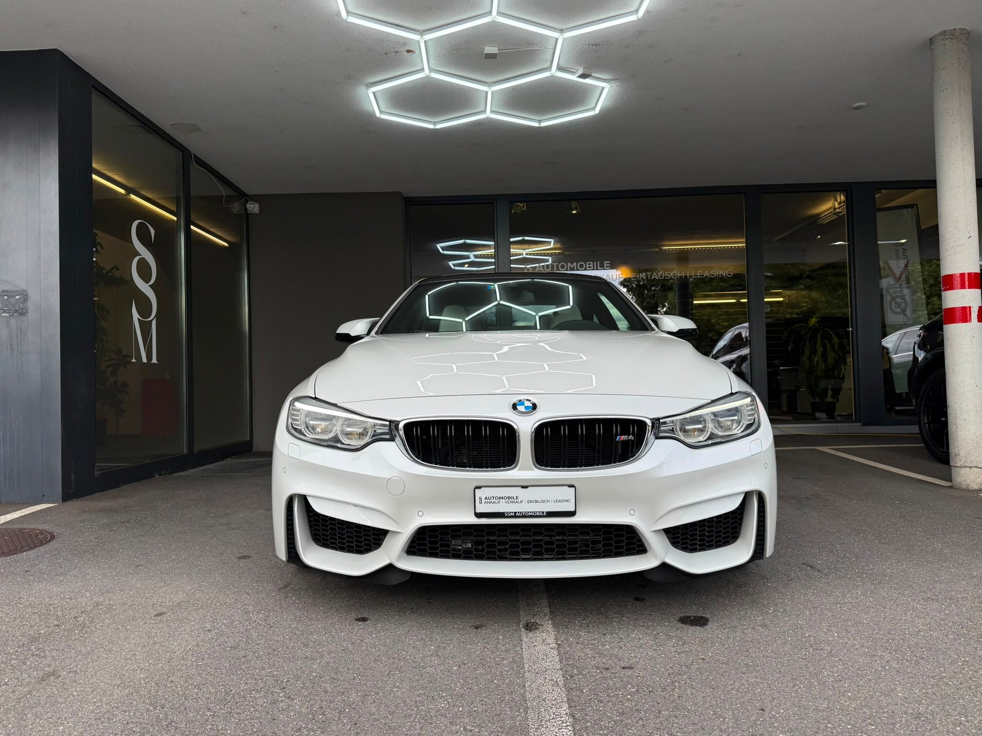 BMW M4 *HUD* *Harman/ Kardon* *Original Zustand* Coupé DKG-showroom-element-1