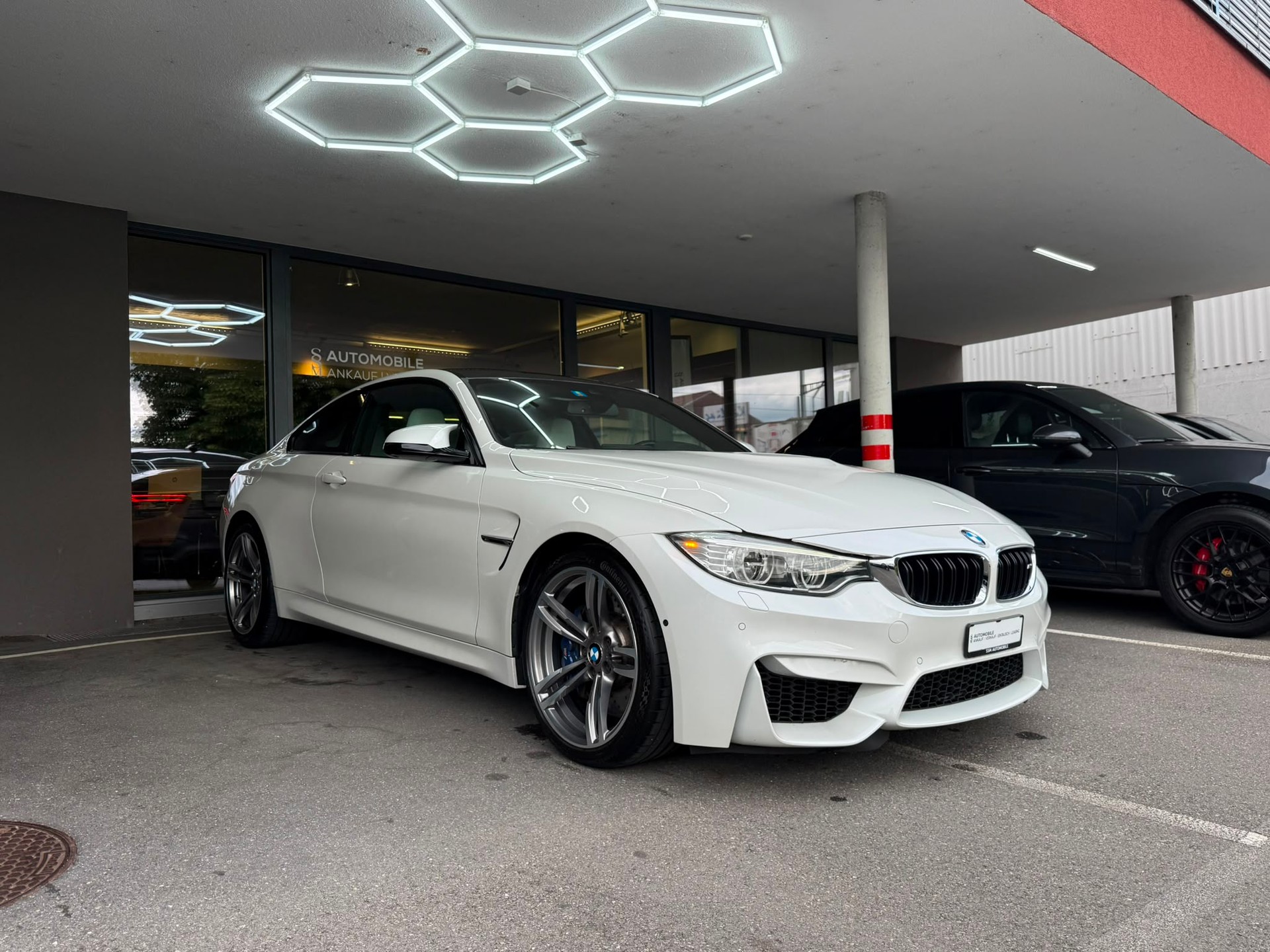 BMW M4 *HUD* *Harman/ Kardon* *Original Zustand* Coupé DKG-showroom-element-3