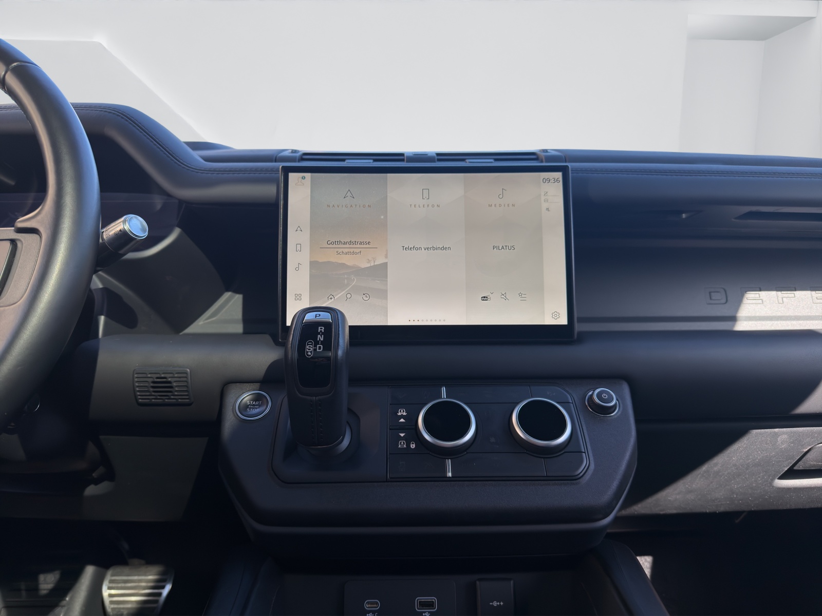 LAND ROVER Defender 110 3.0 D I6 300 X-image-17