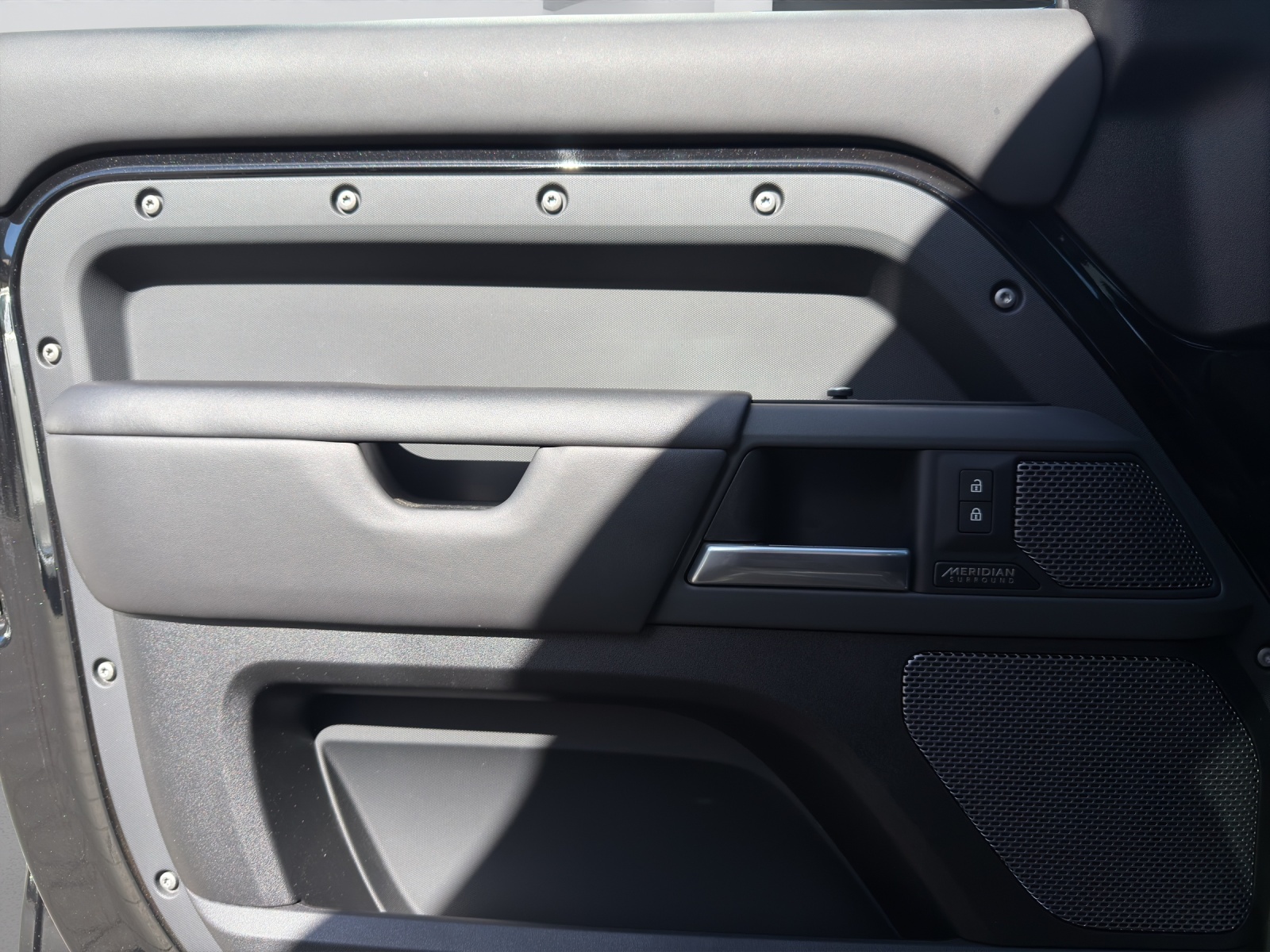 LAND ROVER Defender 110 3.0 D I6 300 X-image-19