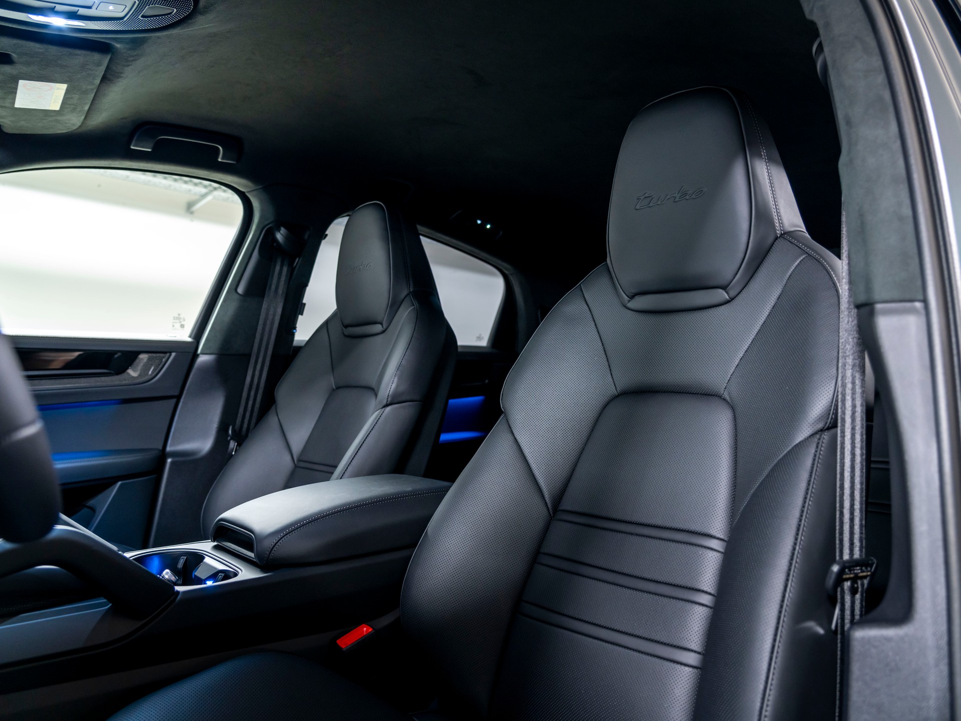 PORSCHE Cayenne Coupé Turbo E-Hybrid GT Tiptronic-image-10