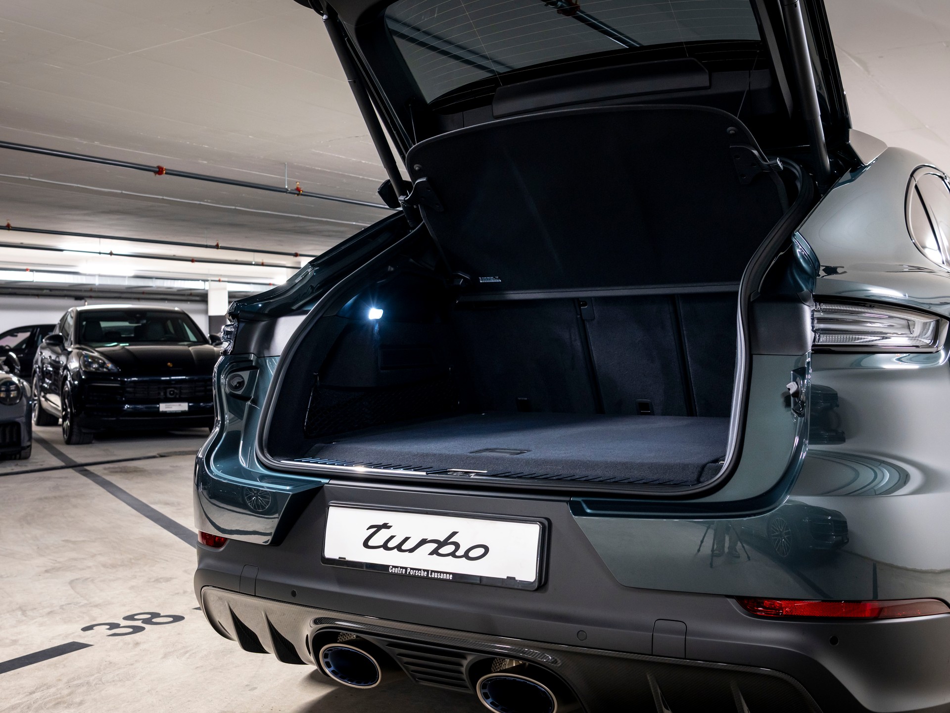 PORSCHE Cayenne Coupé Turbo E-Hybrid GT Tiptronic-image-22