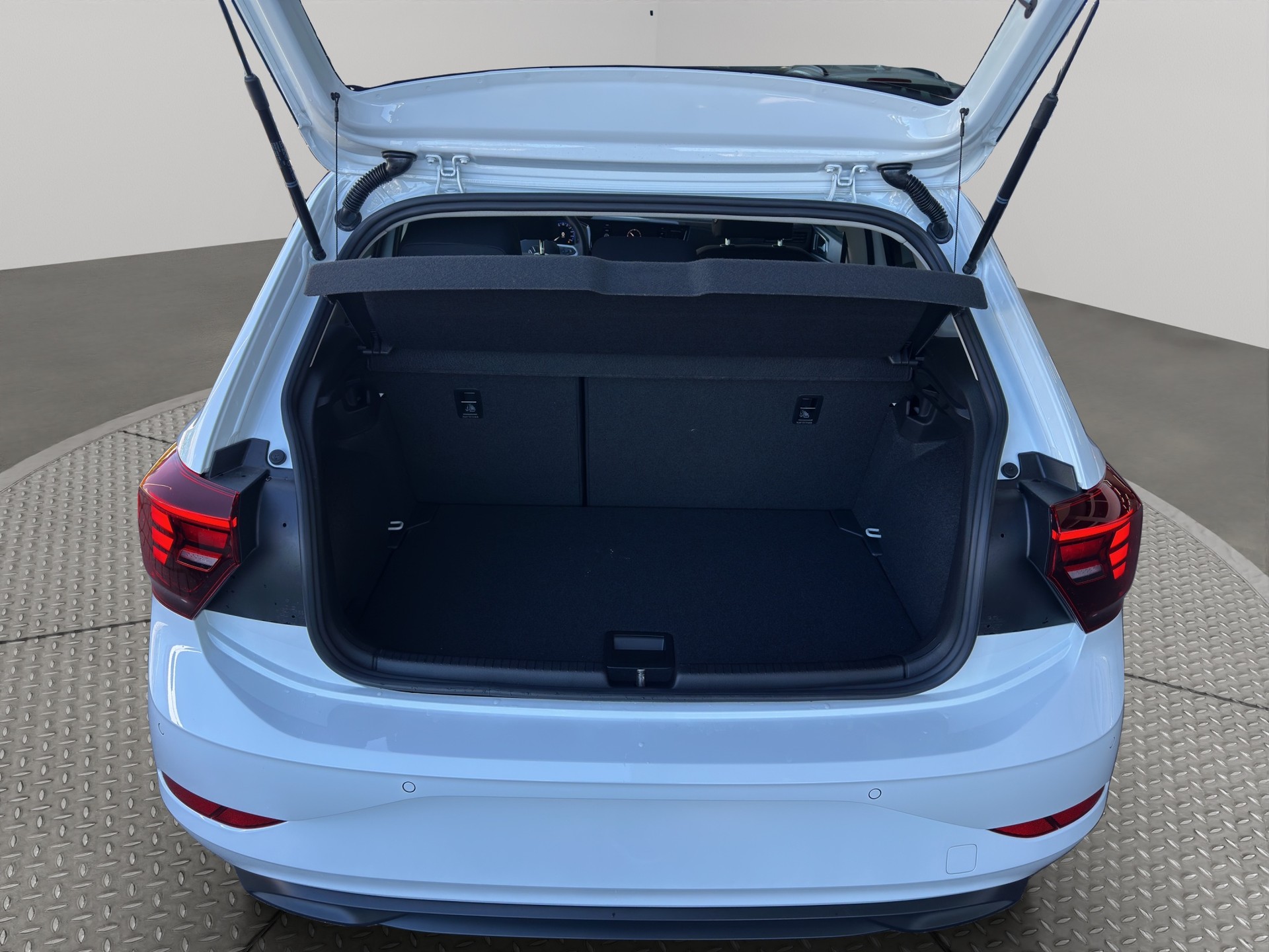 VW Polo 1.0 TSI Life DSG-image-15
