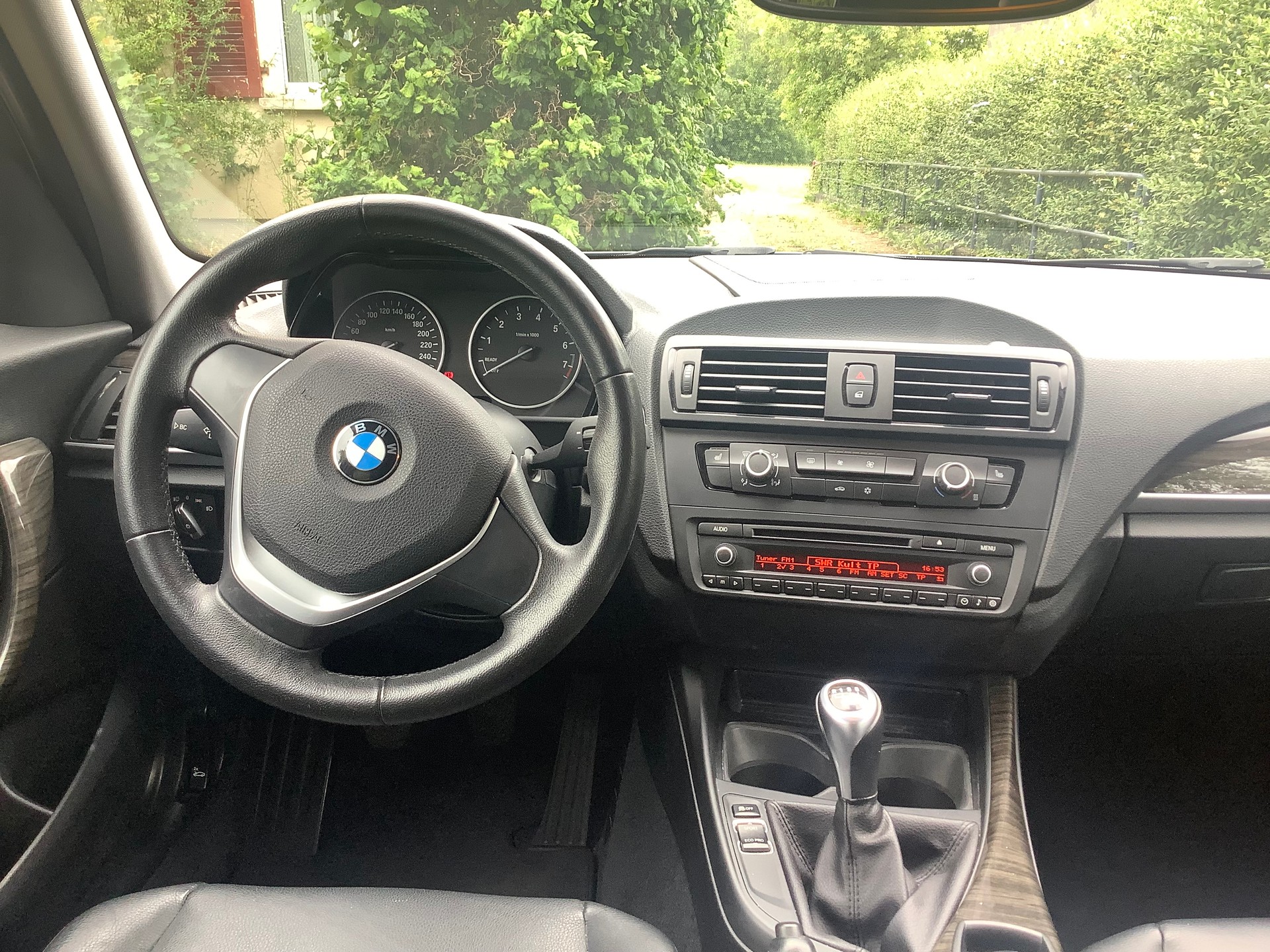 BMW 116i-image-5