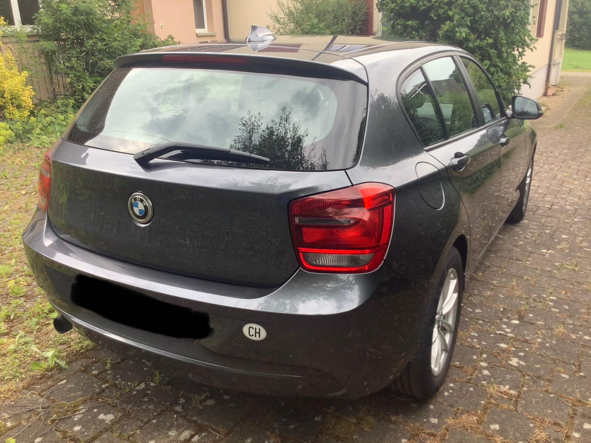 BMW 116i-image-1