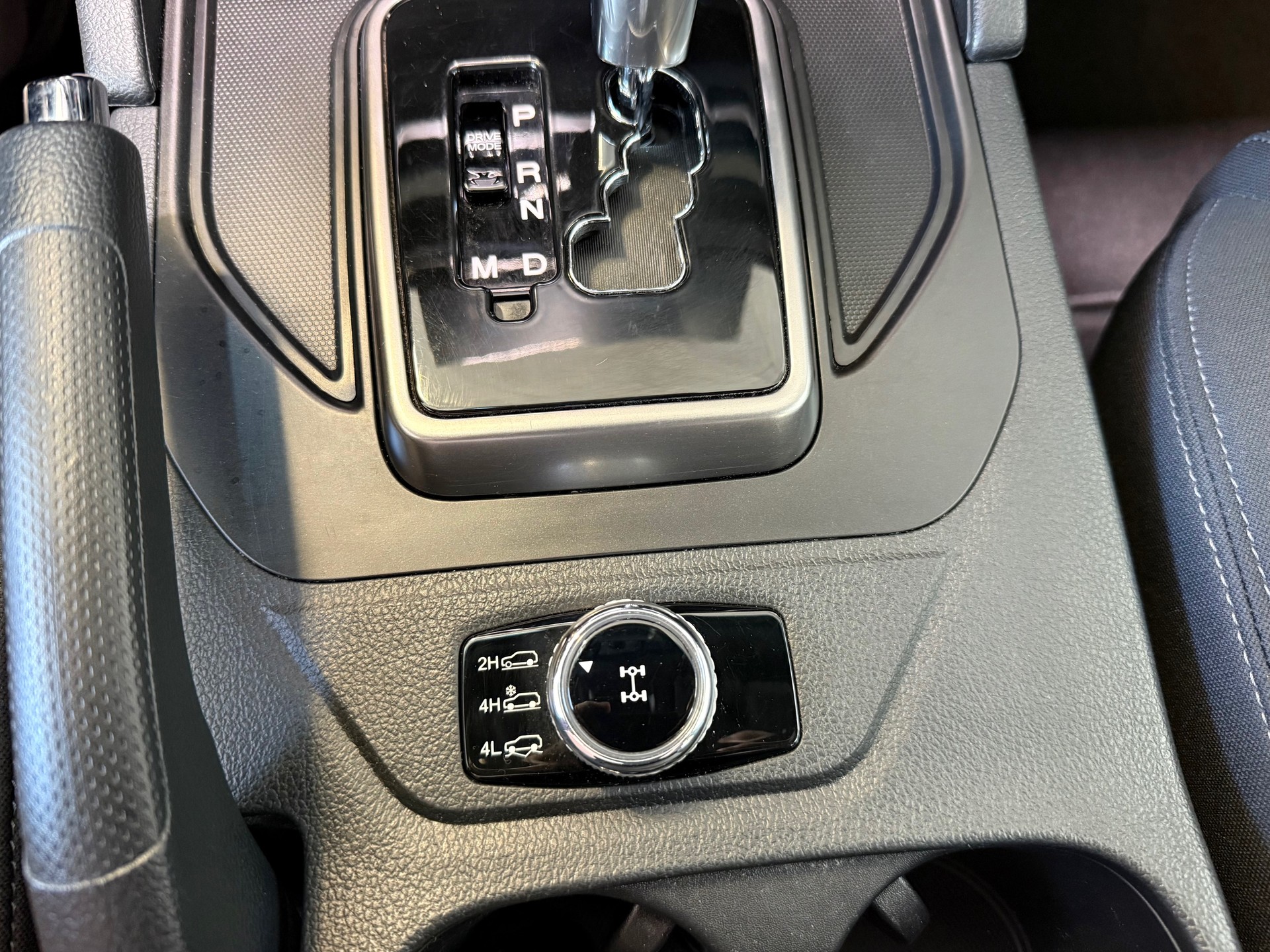KGM-SsangYong Grand Musso 2.2 Quartz 4WD A-image-11