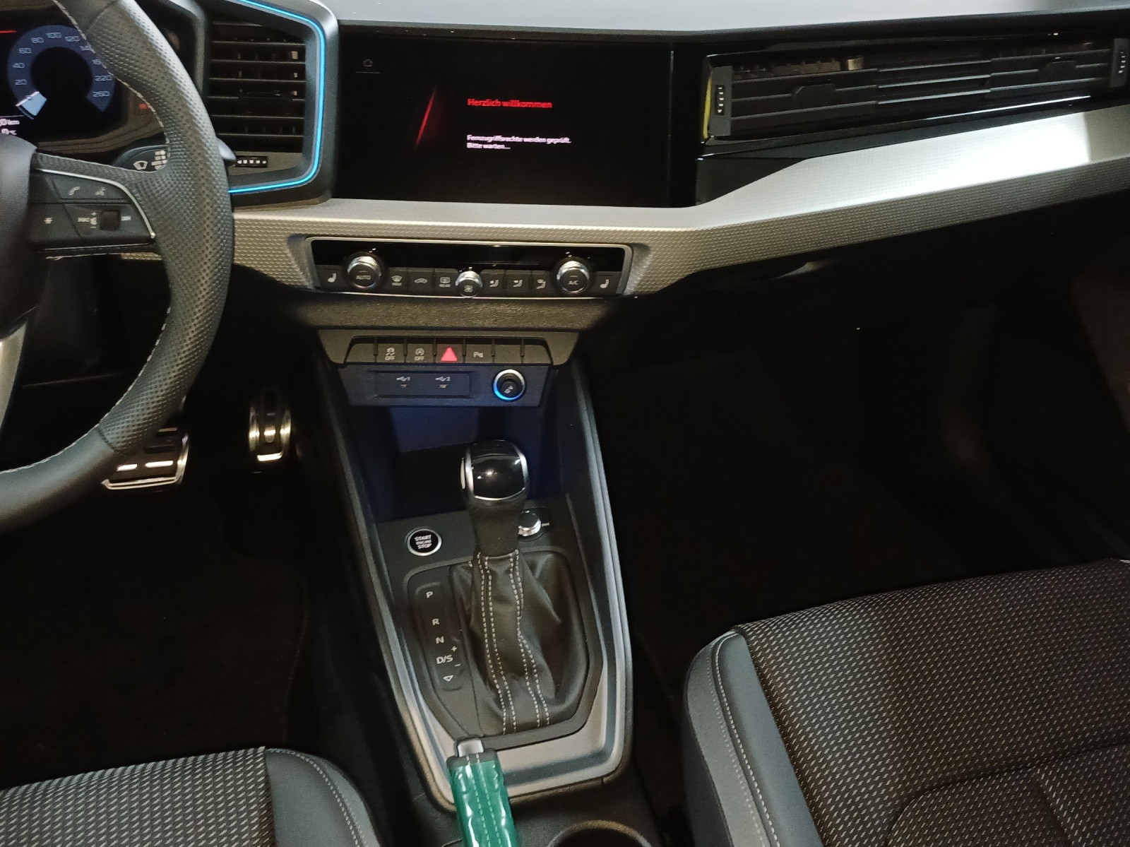 AUDI A1 Sportback 30 TFSI S Line S-tronic-image-10