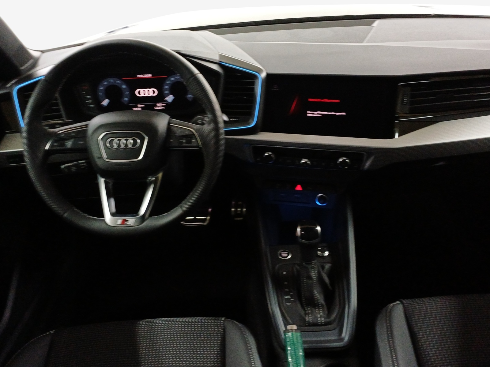 AUDI A1 Sportback 30 TFSI S Line S-tronic-image-8